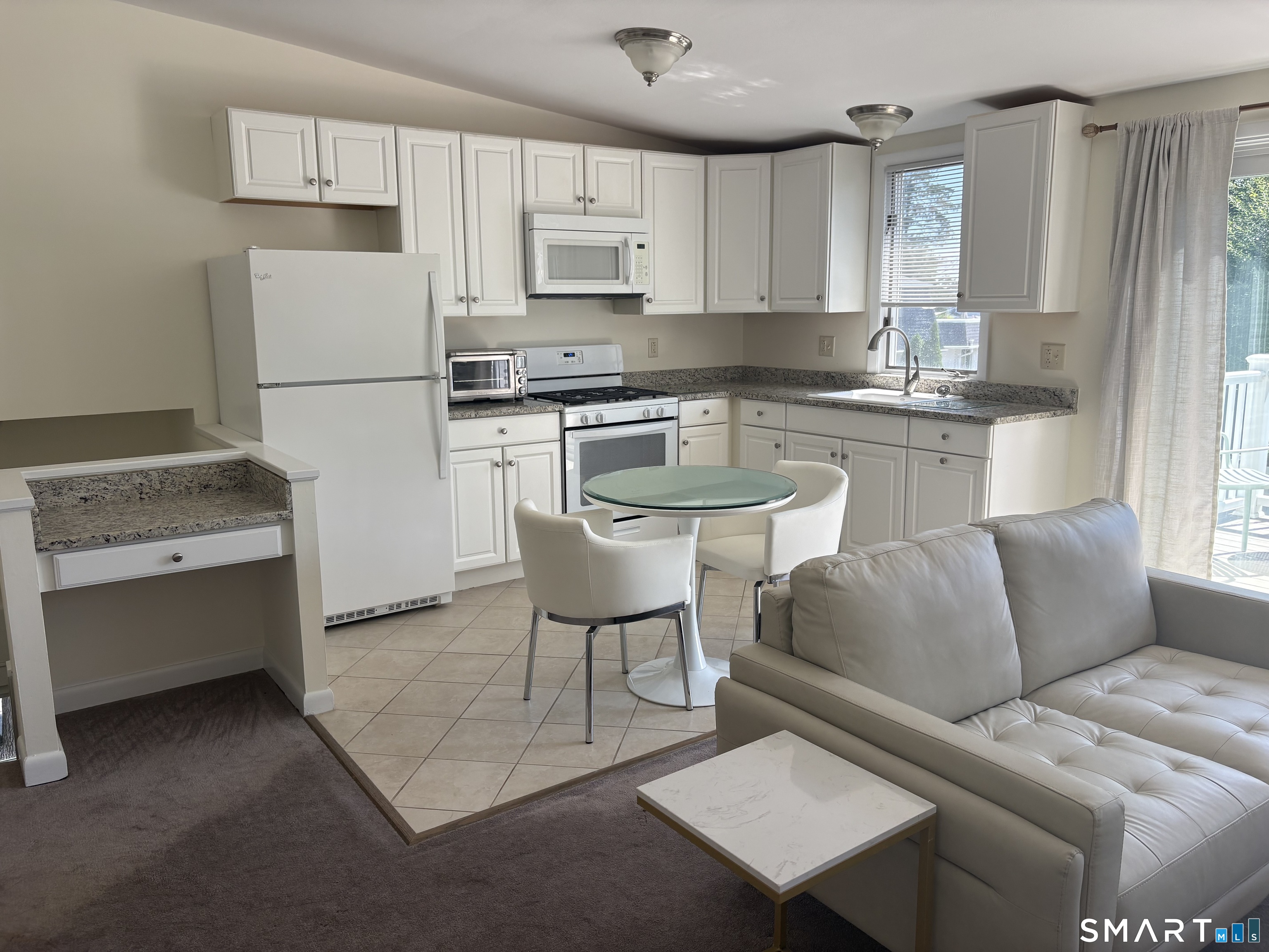 21 Dixon Street photo 8