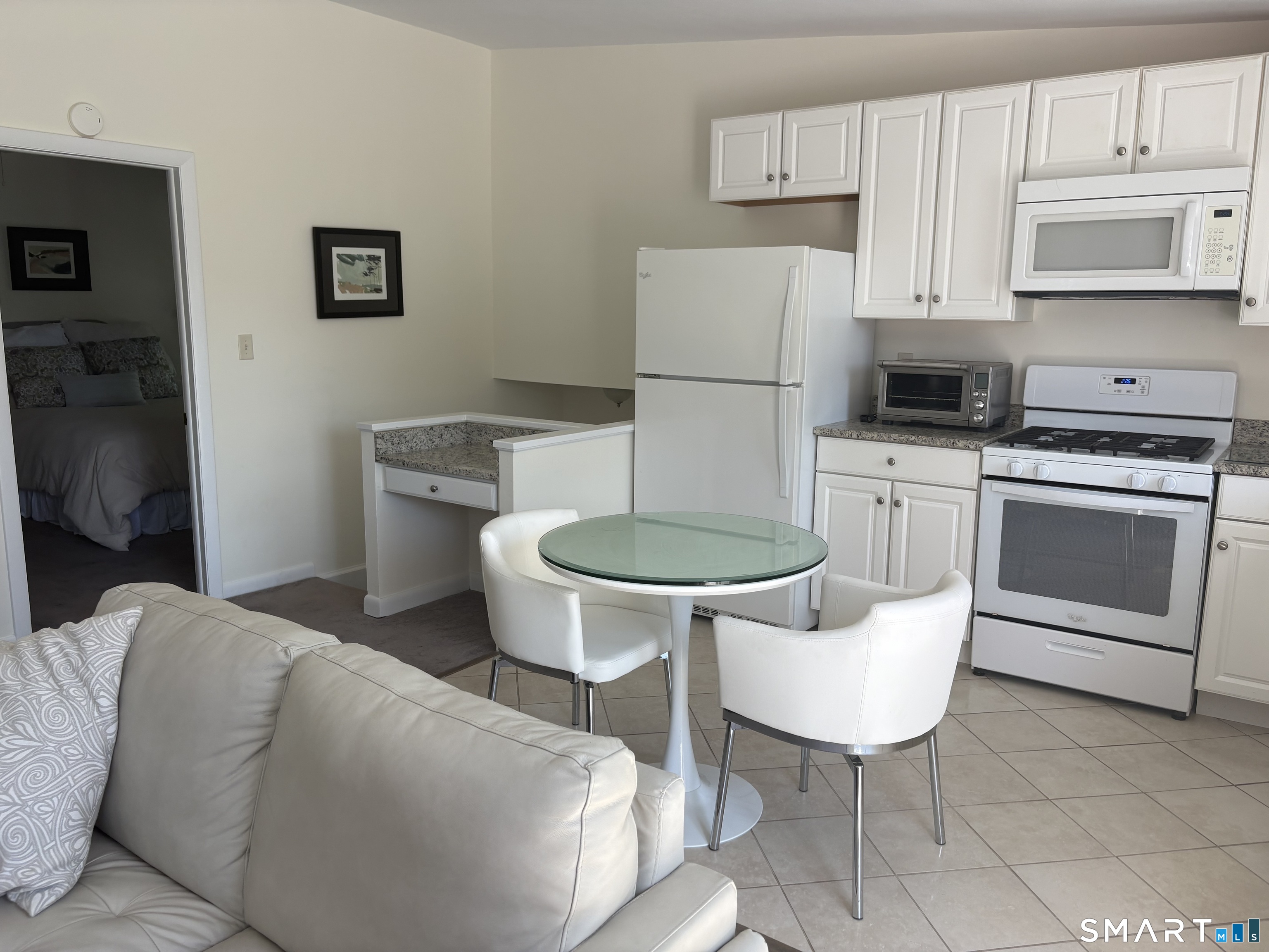 21 Dixon Street photo 15