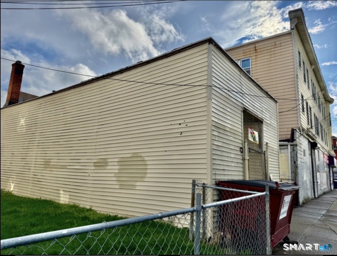 1368-1370 East Main Street photo 11