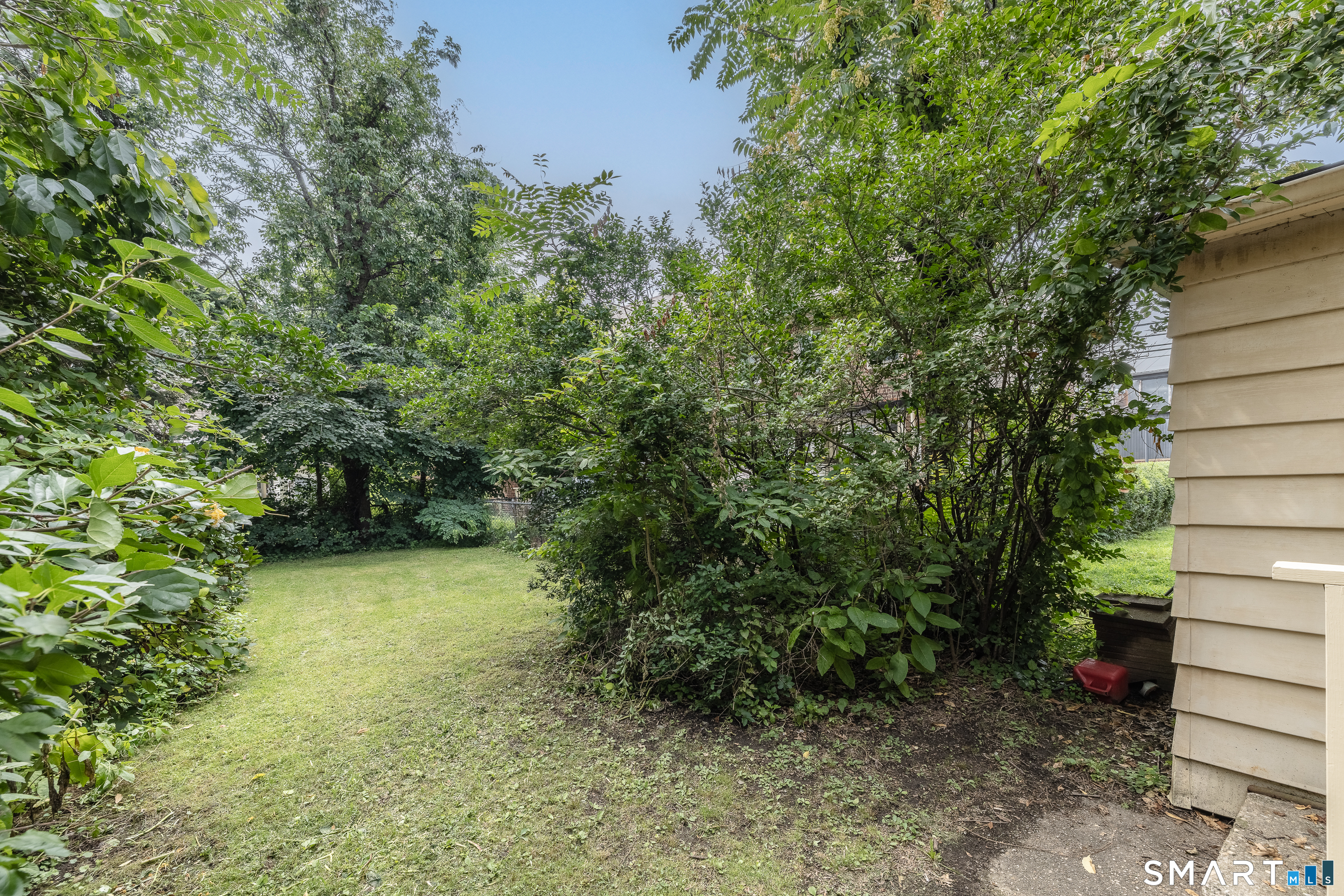 429 Iranistan Avenue photo 27