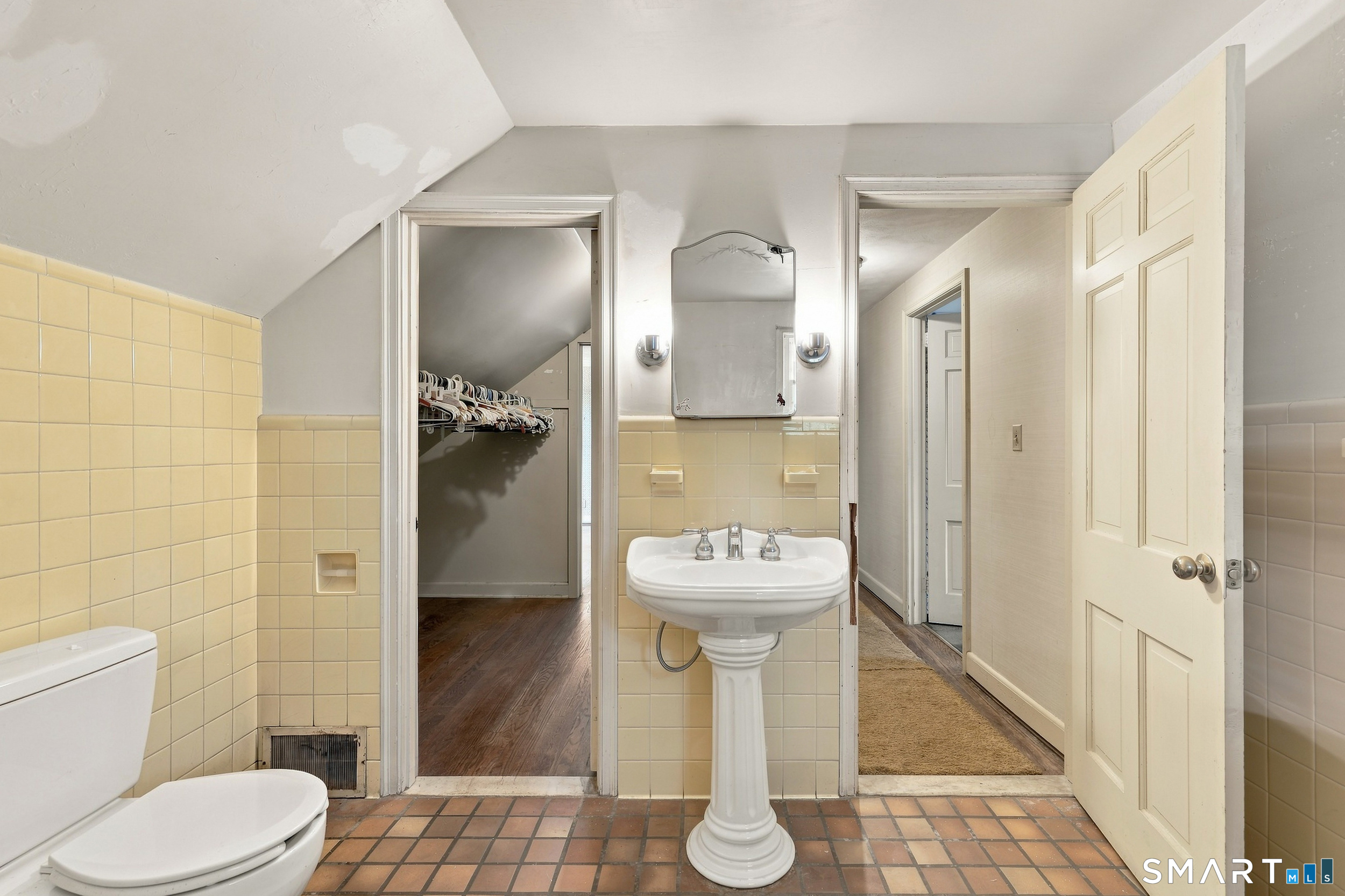54 Ferncliff Drive photo 25