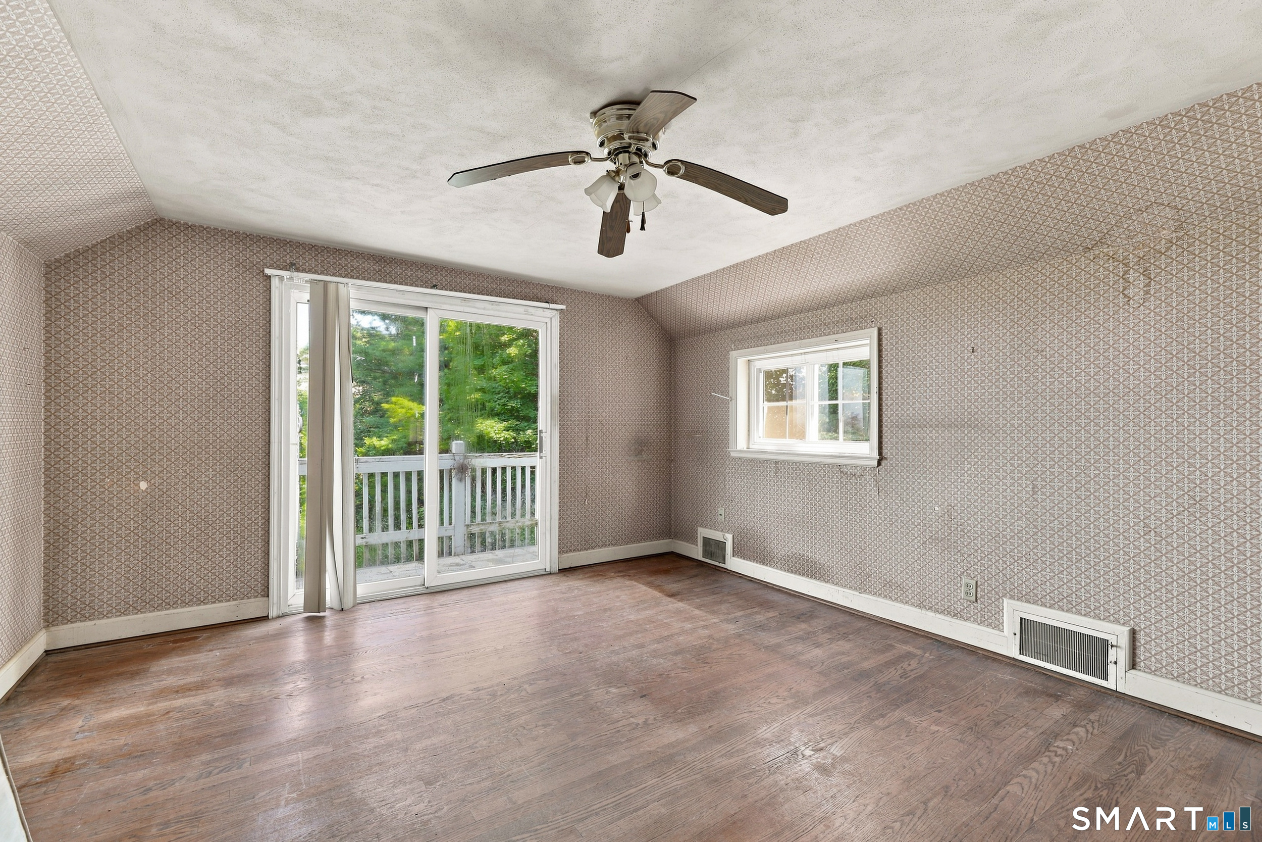 54 Ferncliff Drive photo 26