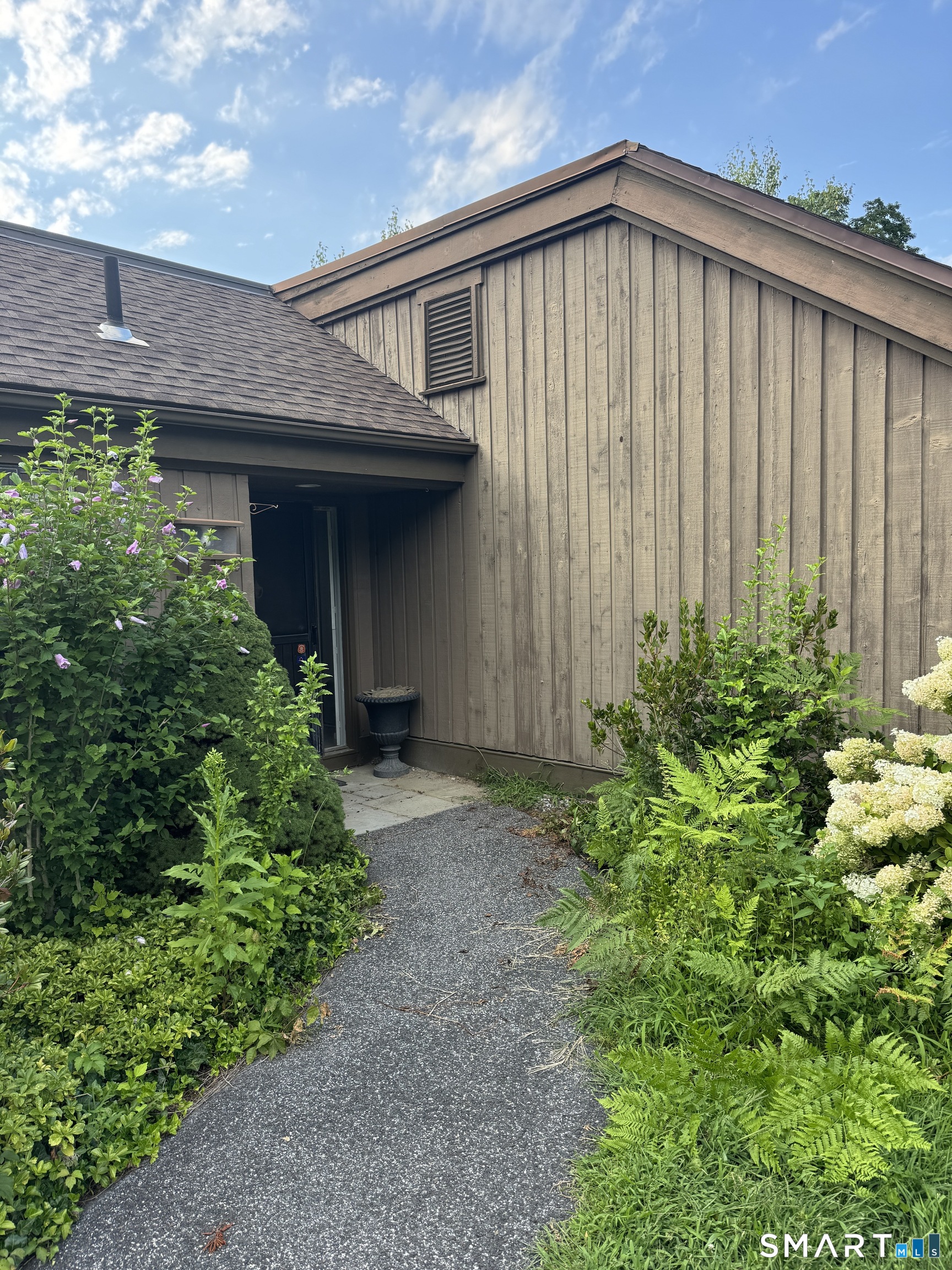 491 Unit B Heritage Village photo 2