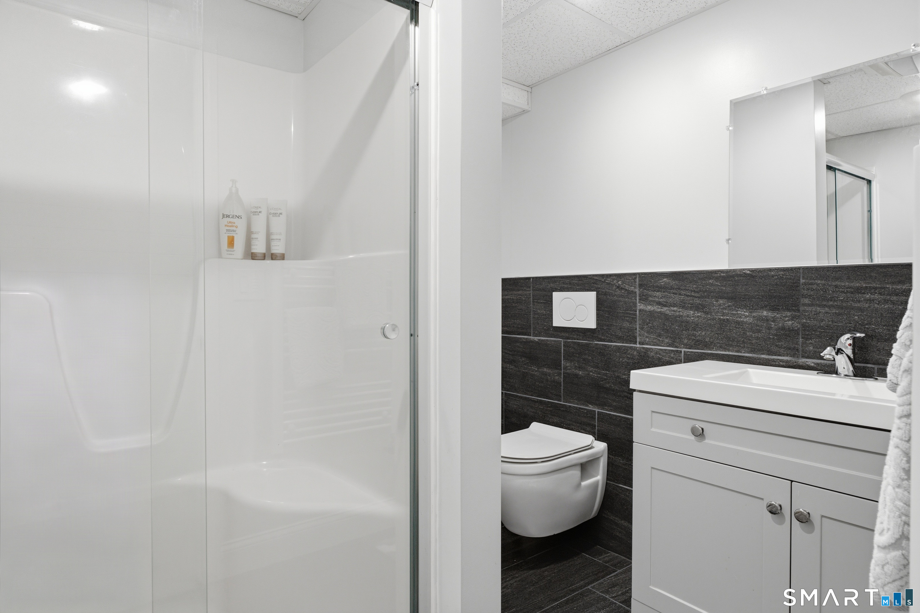 17 Oakridge Drive photo 32