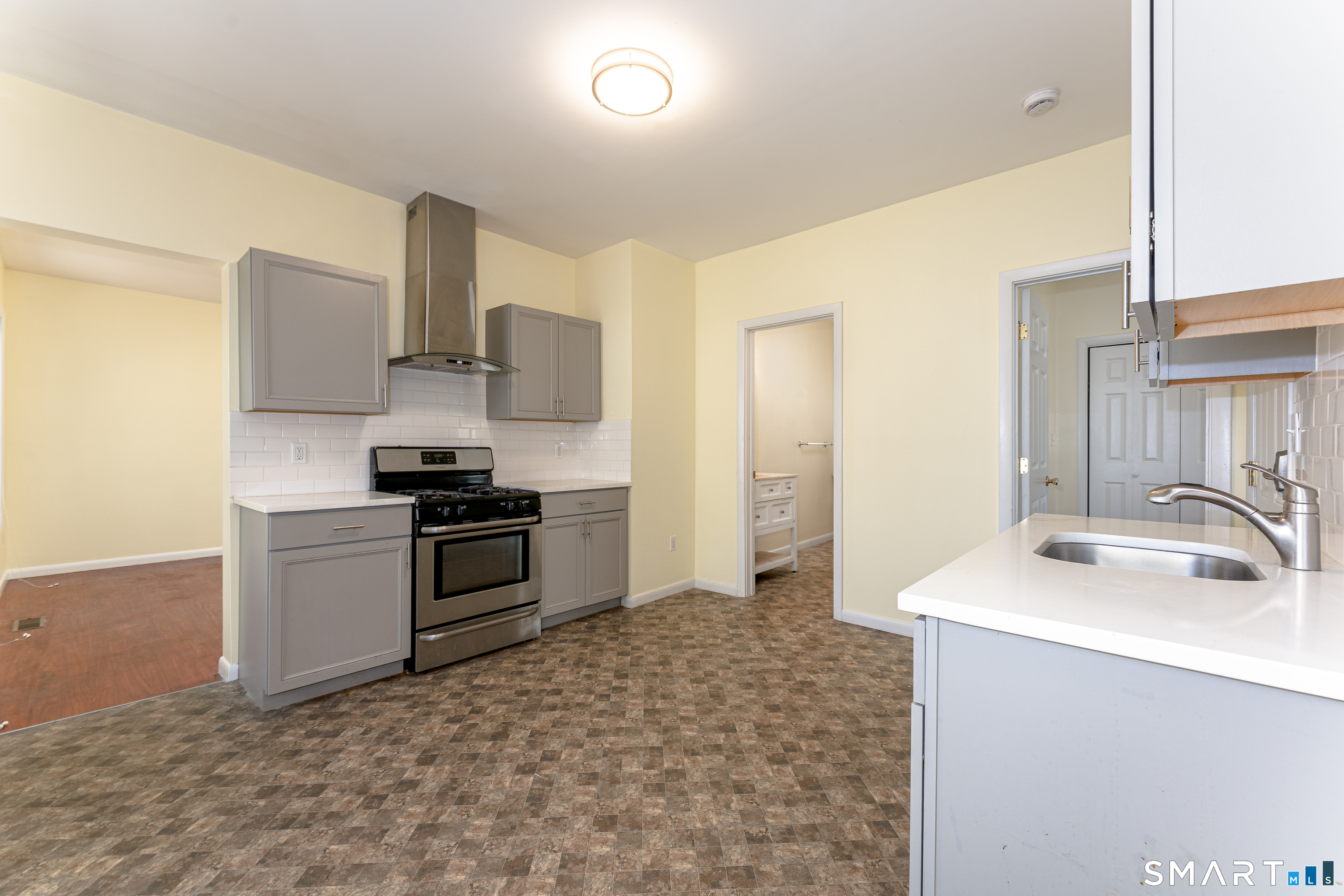 130 Hobart Street photo 12