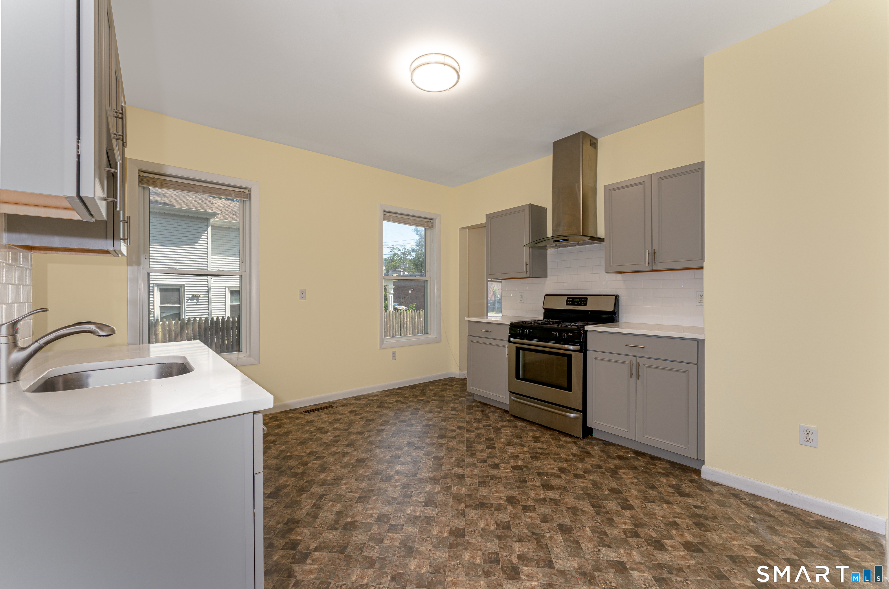 130 Hobart Street photo 13