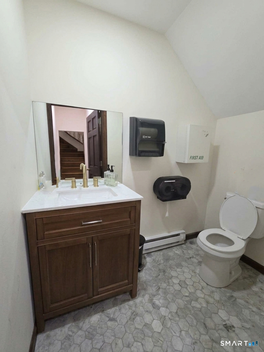 440 Meadow Street photo 4