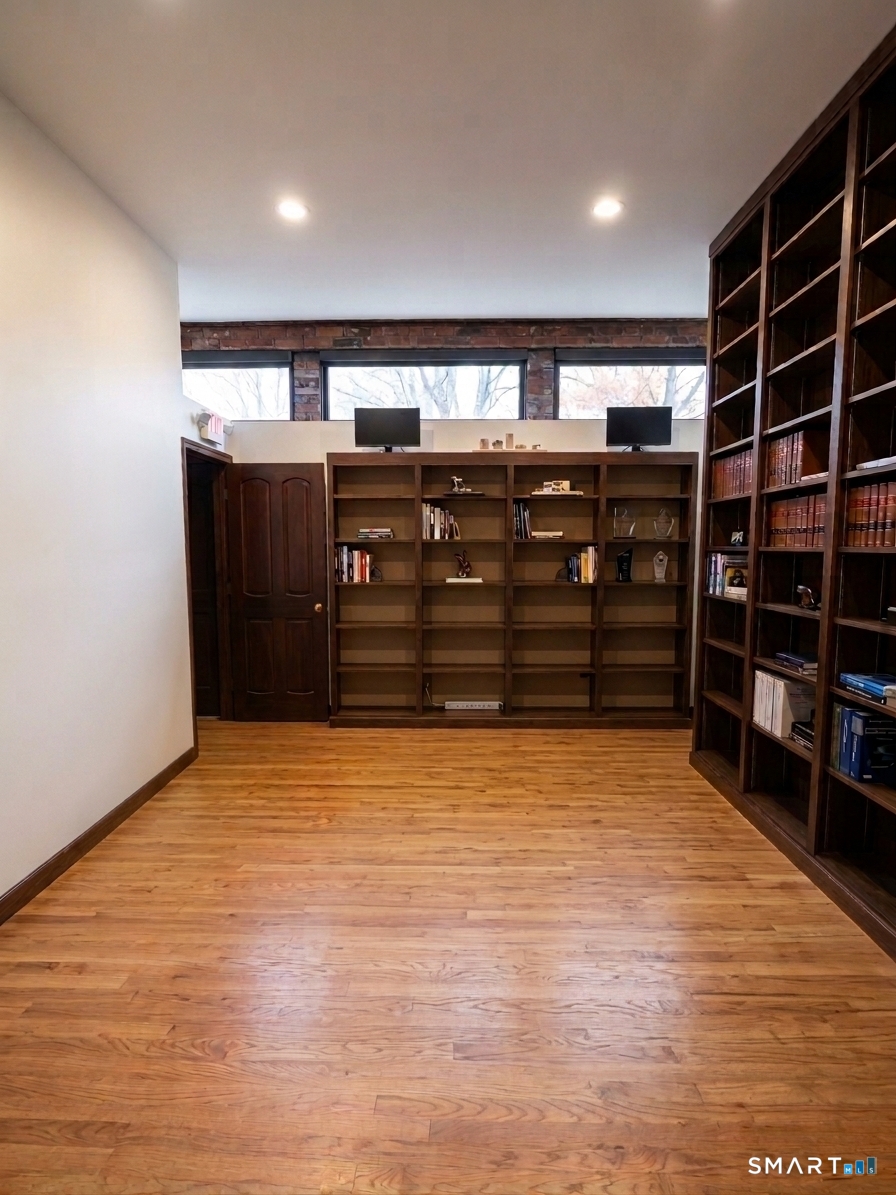 440 Meadow Street photo 3