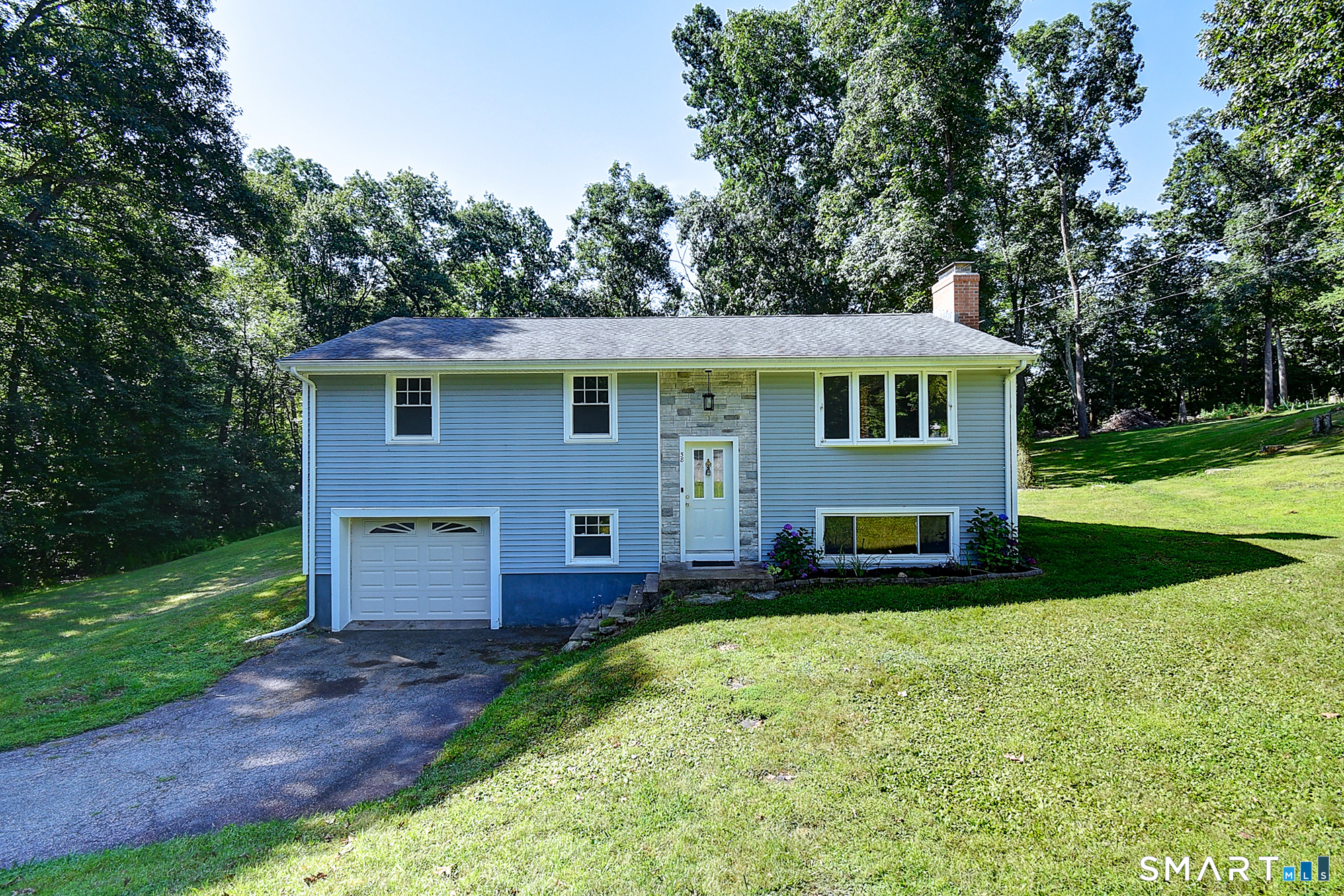 58 Elizabeth Drive photo 2