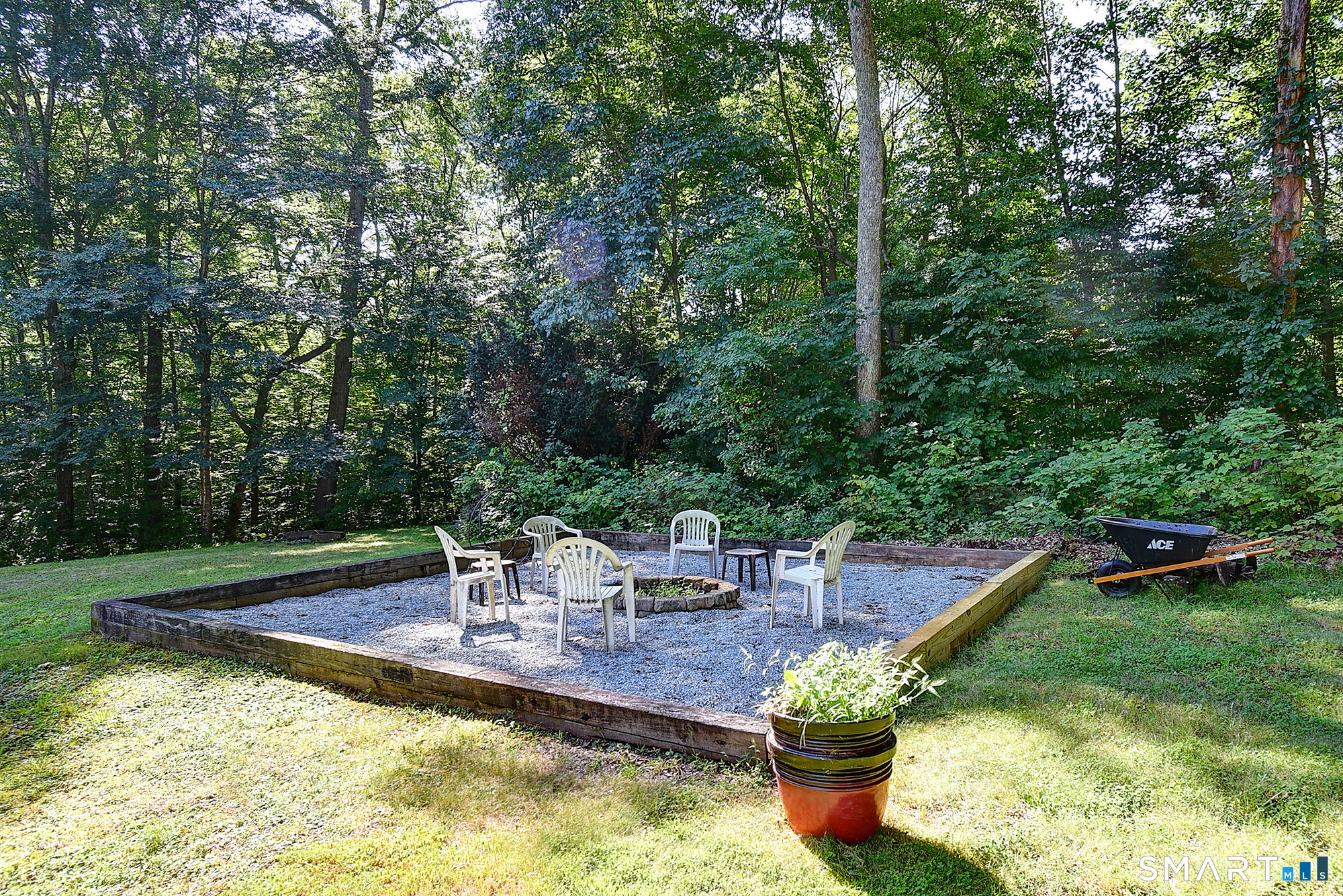 58 Elizabeth Drive photo 33