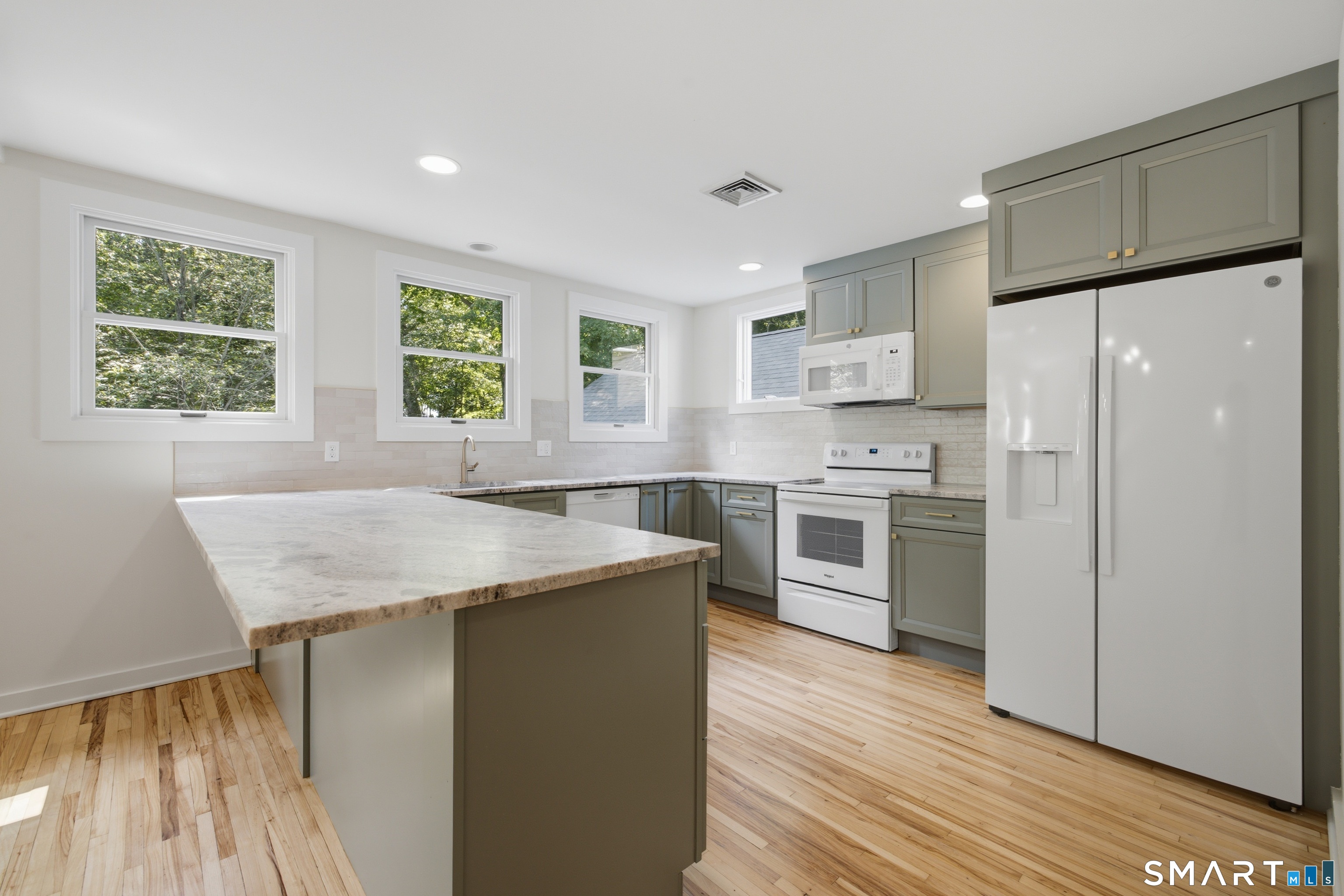 26 Ferry Road Unit #B photo 4