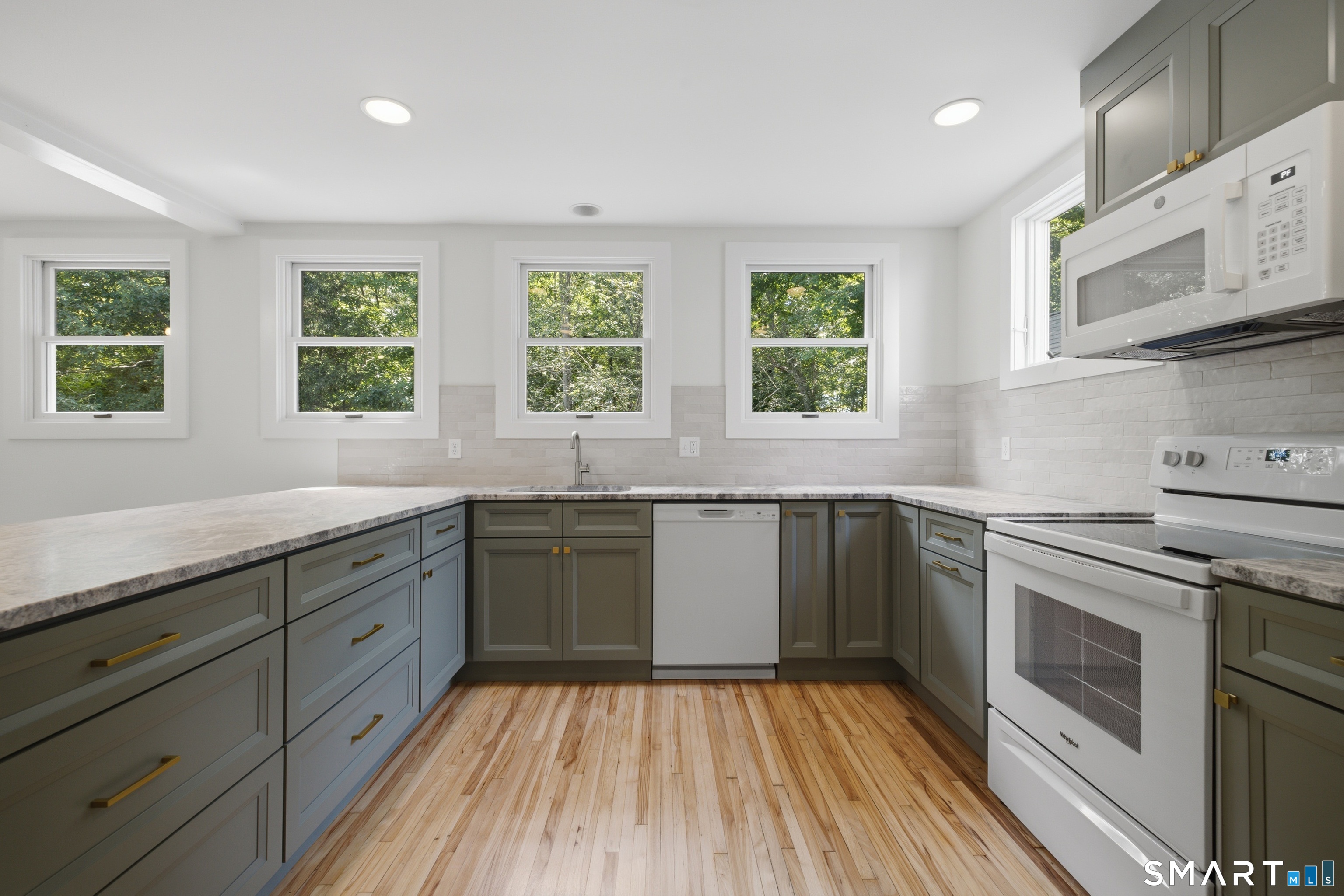26 Ferry Road Unit #B photo 6