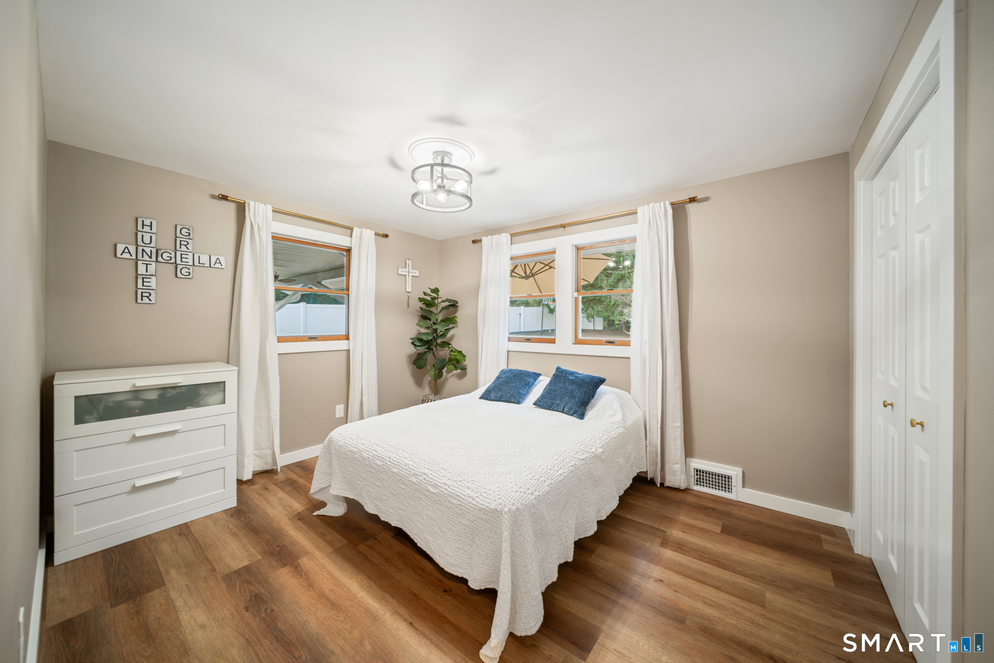 4 Gloria Avenue photo 10
