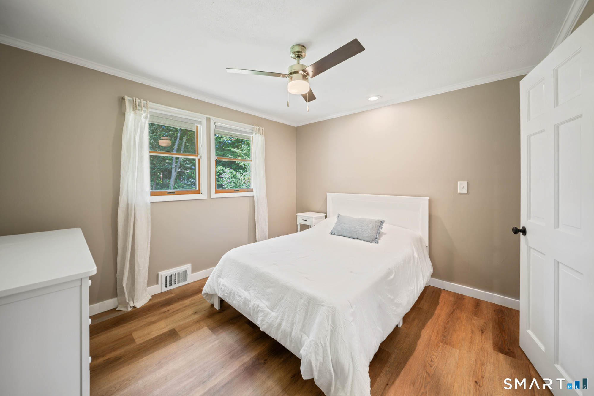 4 Gloria Avenue photo 12