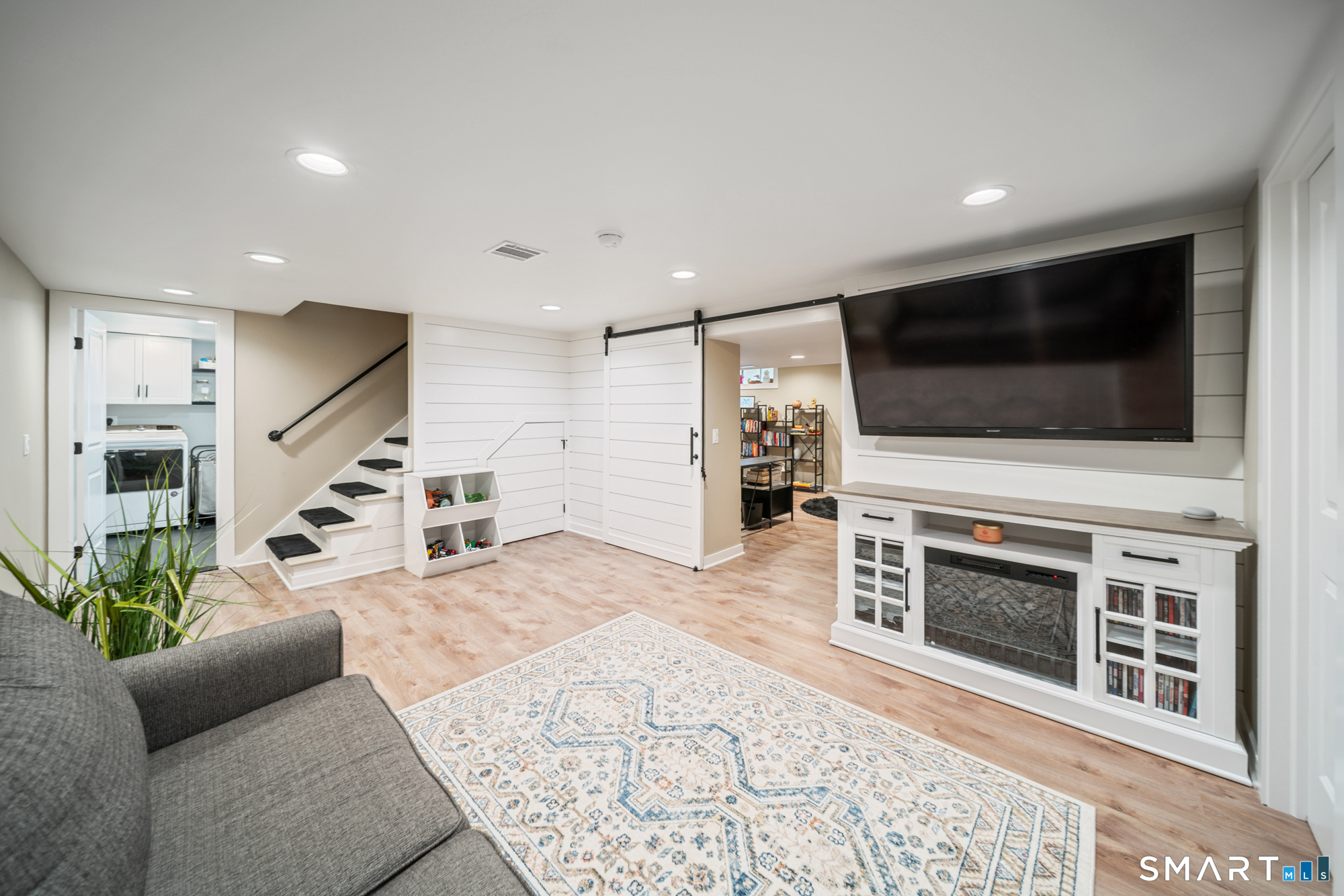 4 Gloria Avenue photo 18
