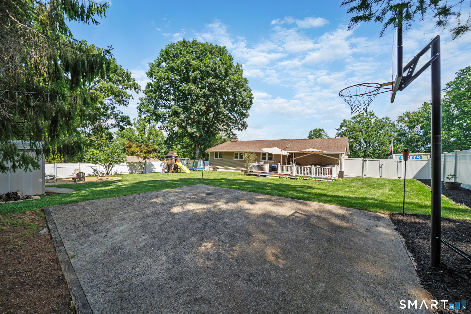 4 Gloria Avenue photo 25