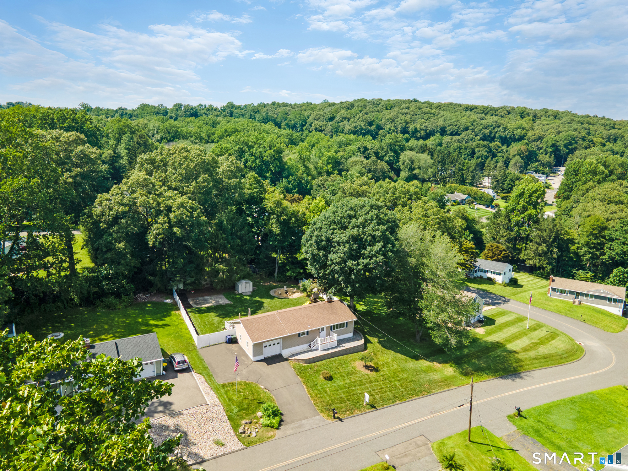 4 Gloria Avenue photo 32
