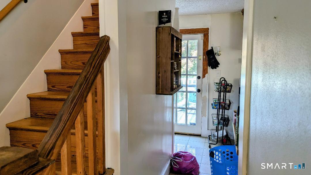 355 Curtis Street photo 9