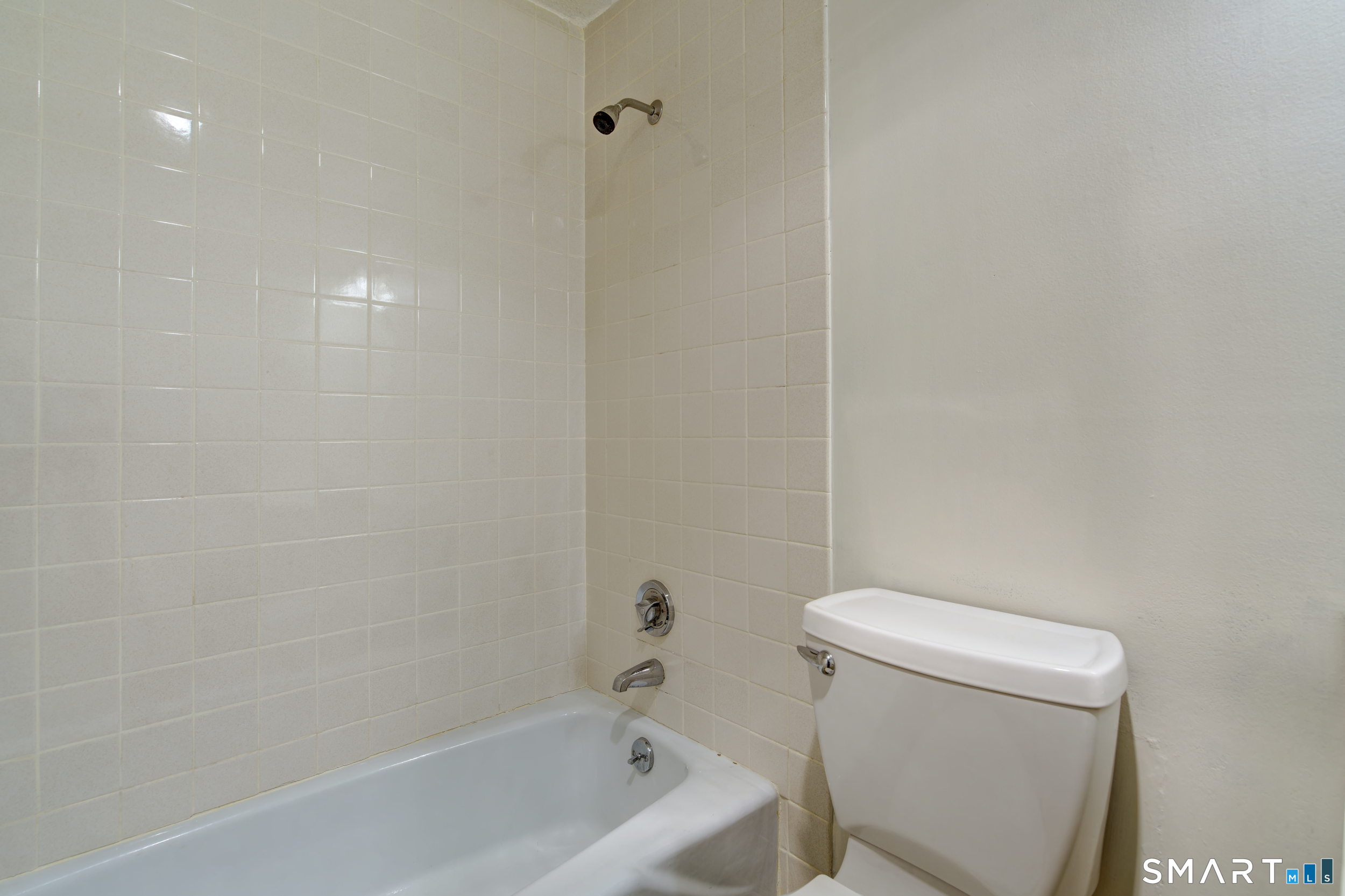 272 Hollister Way West photo 13