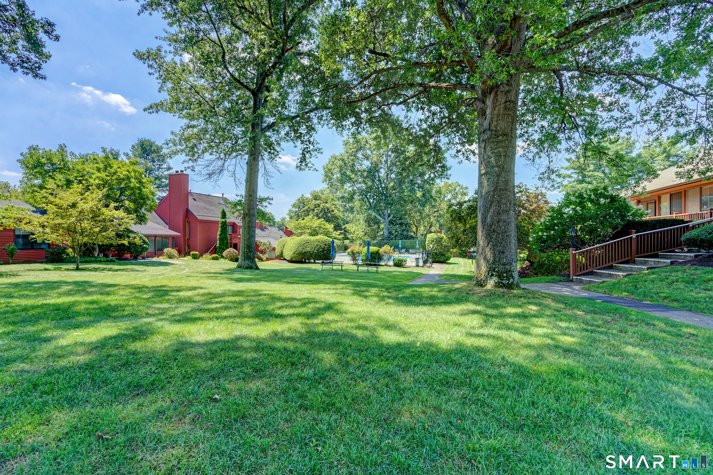 272 Hollister Way West photo 22