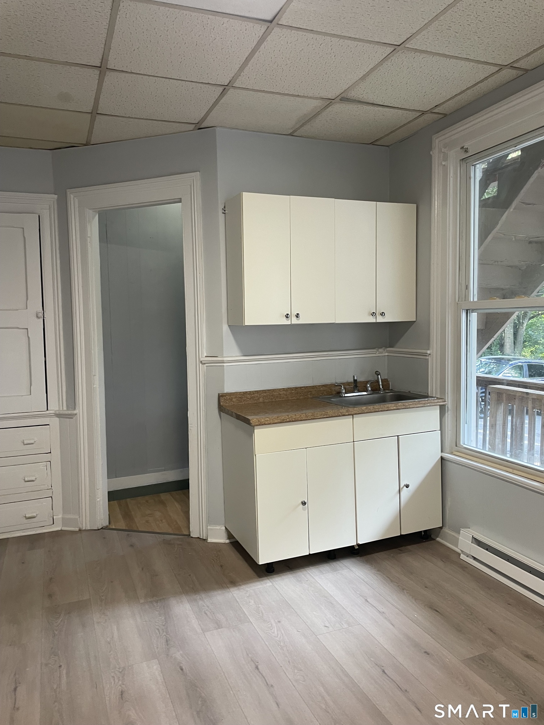 1086 East Main Street