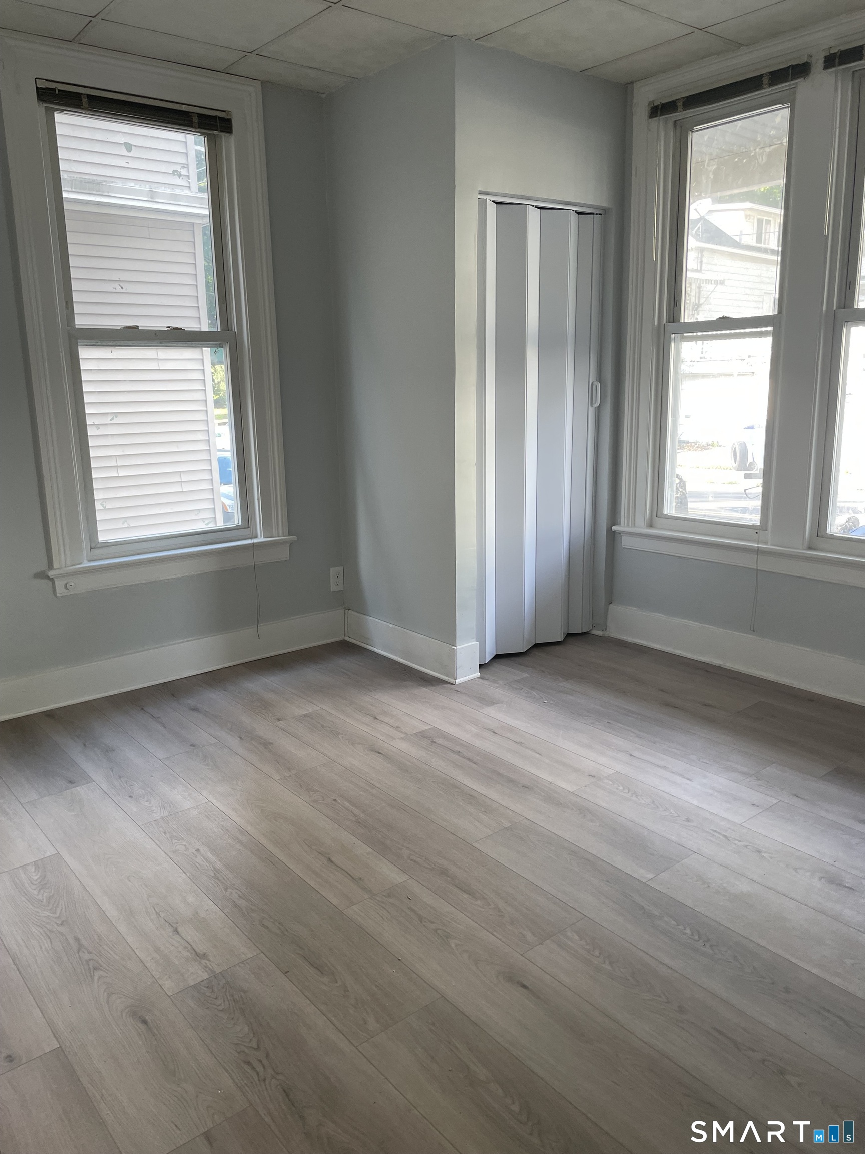 1086 East Main Street photo 5