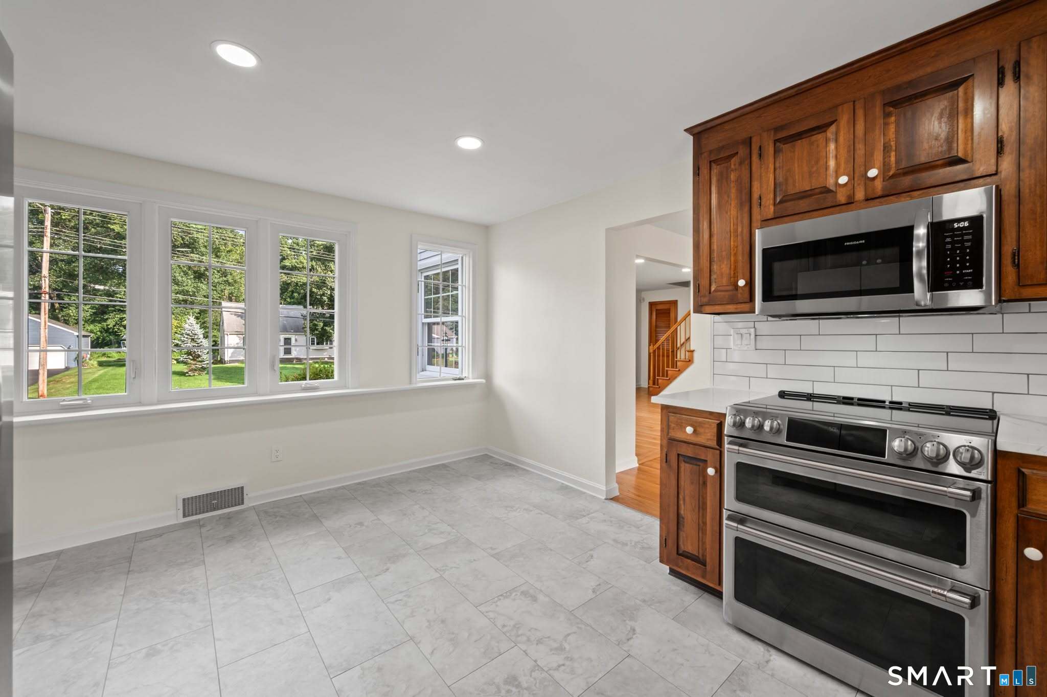 37 Pilgrim Drive photo 14
