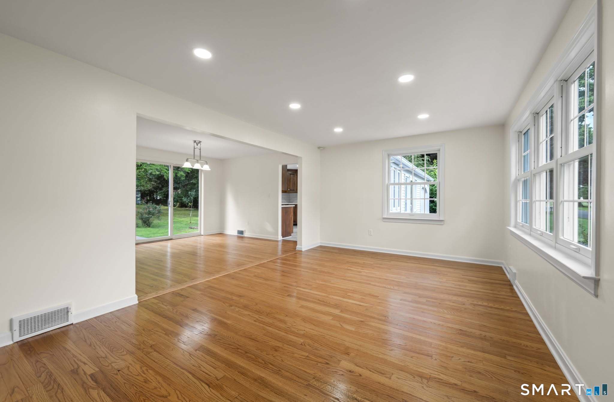 37 Pilgrim Drive photo 12