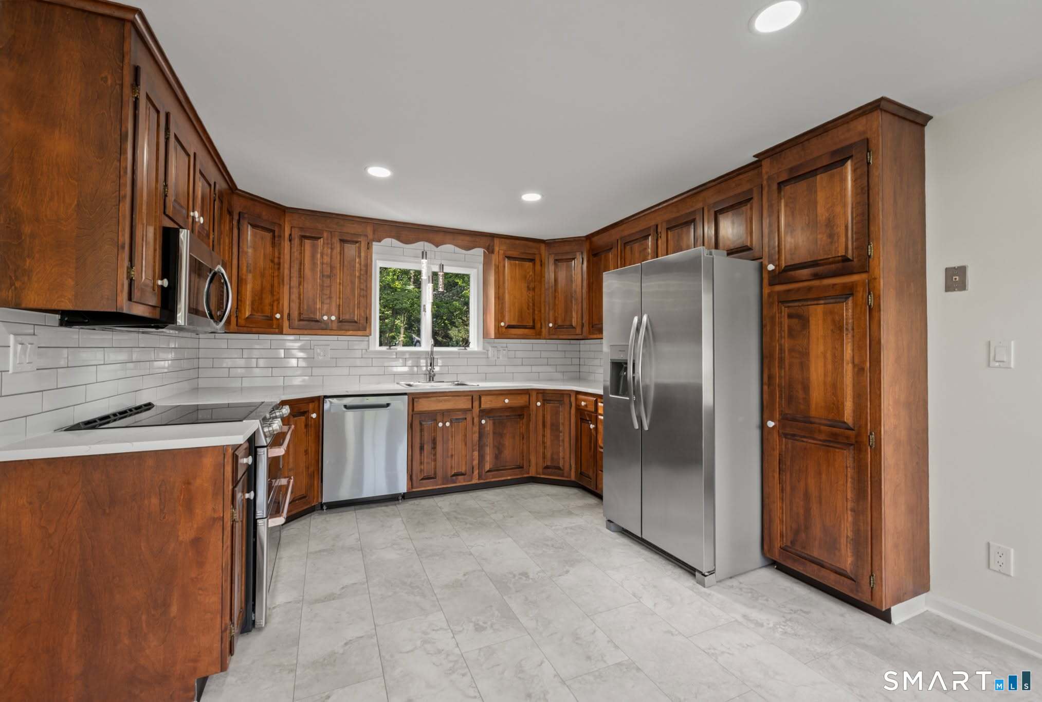 37 Pilgrim Drive photo 17