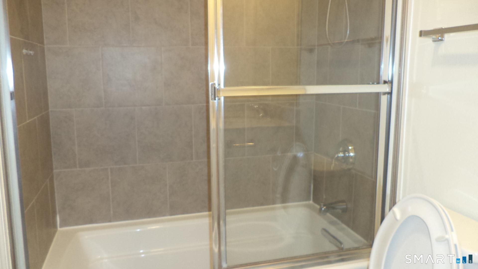 33 Maple Avenue Unit #A photo 17