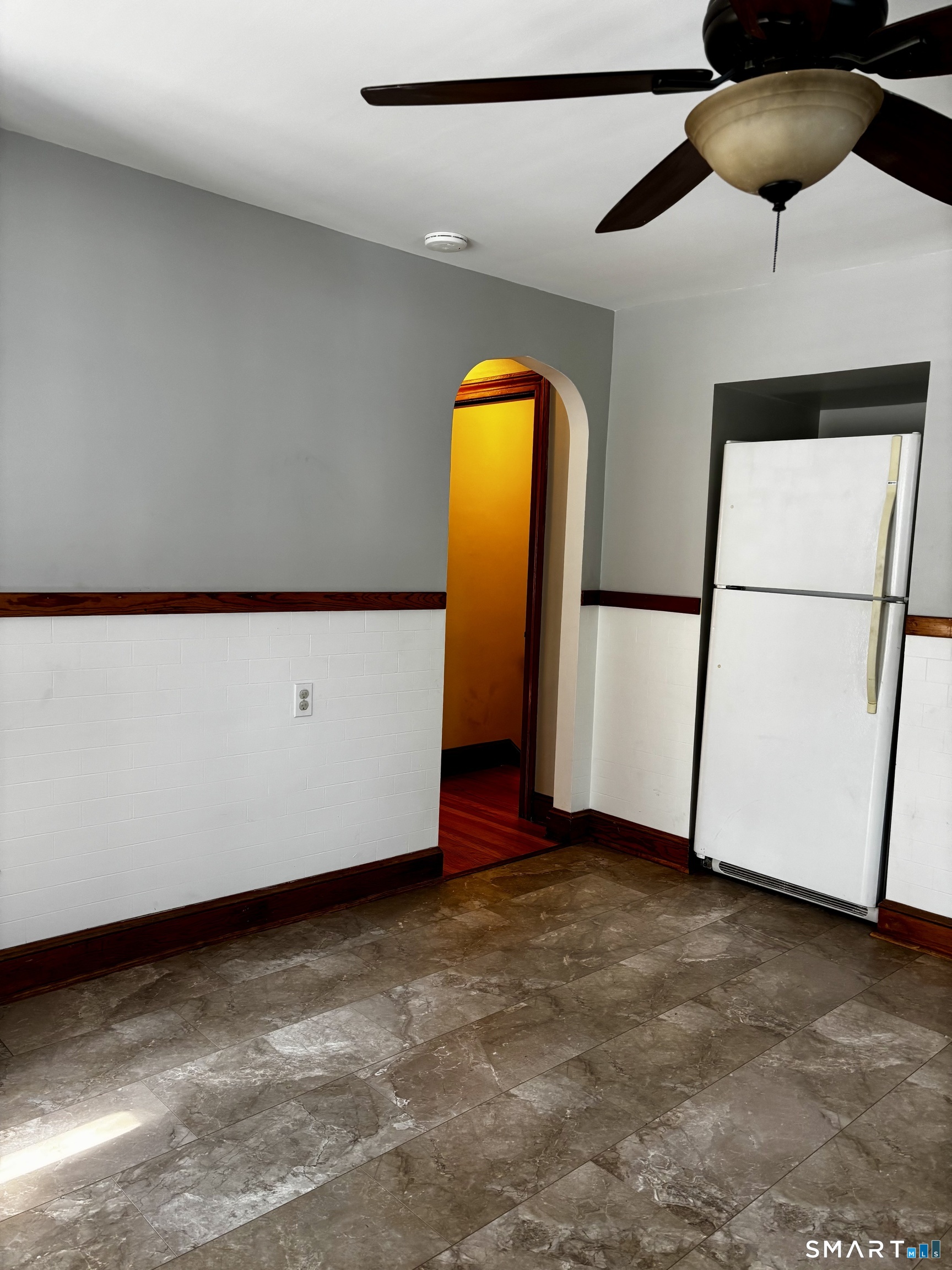 89 Auburn Street photo 3