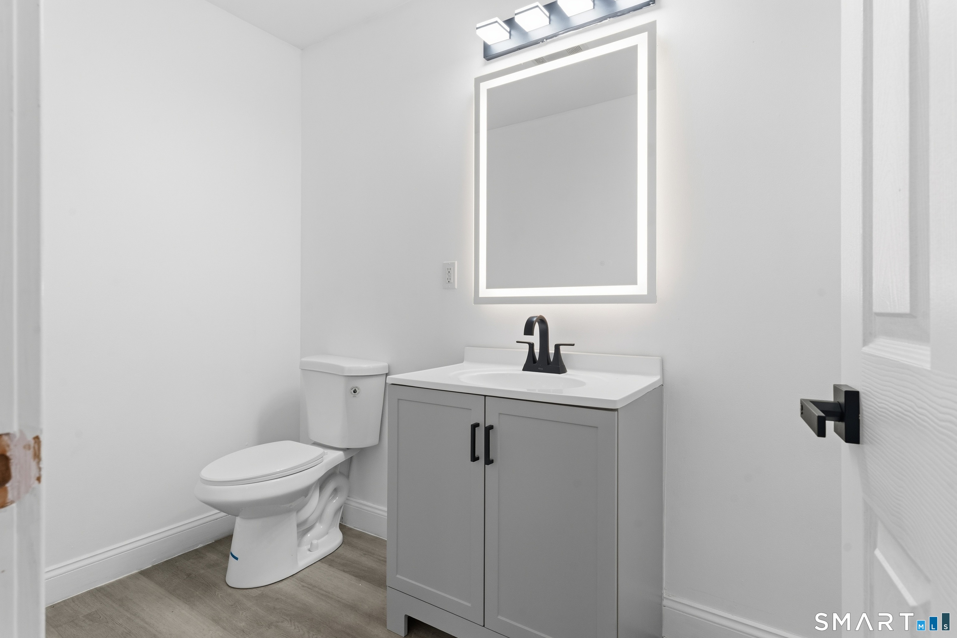 32 Marshall Avenue photo 22
