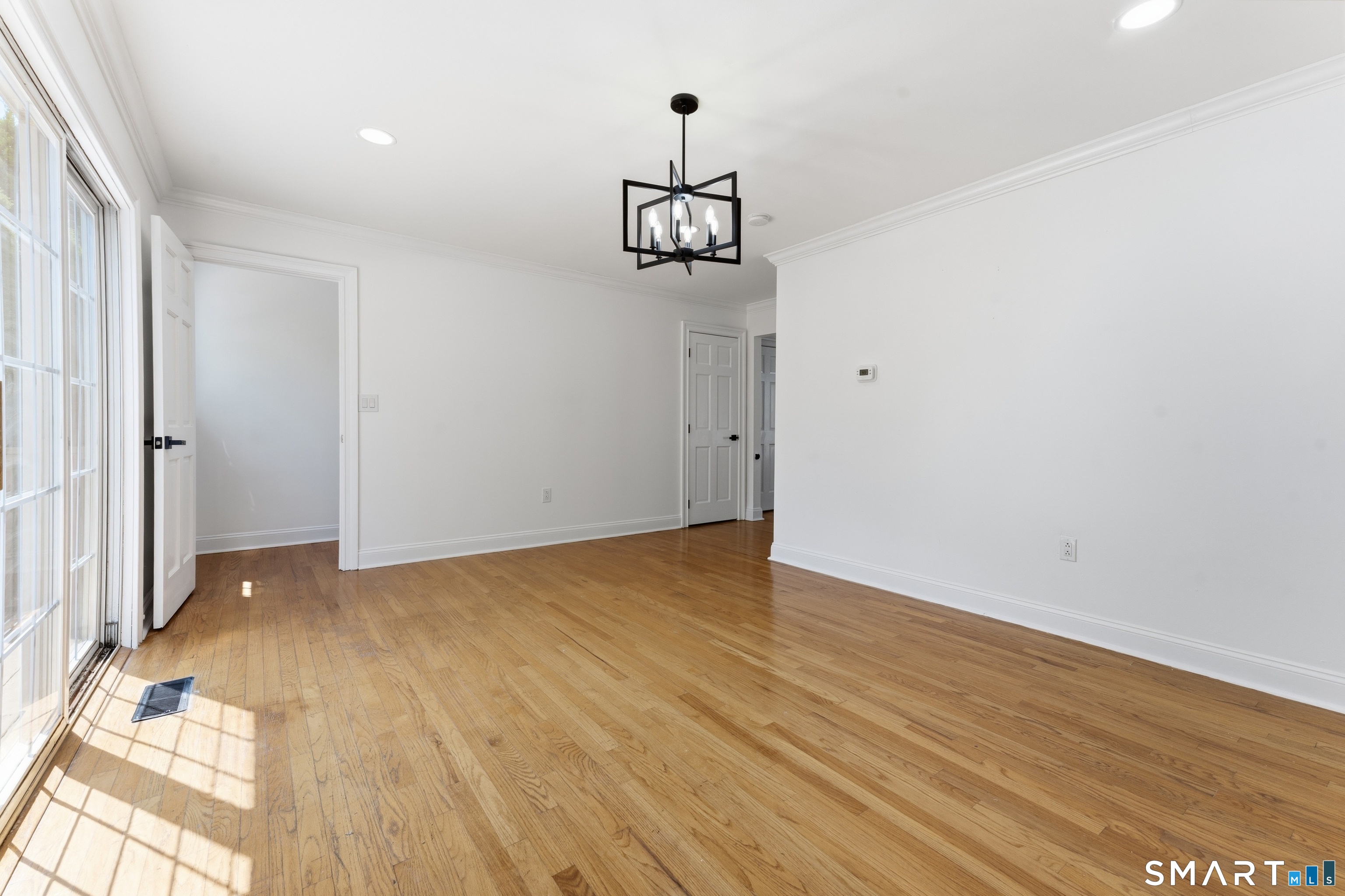 32 Marshall Avenue photo 28
