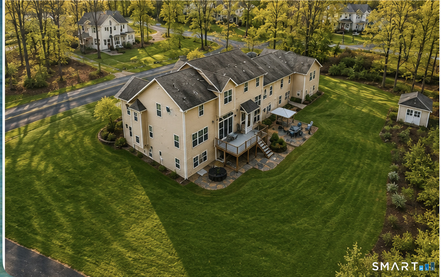 18 Honey Lane photo 3