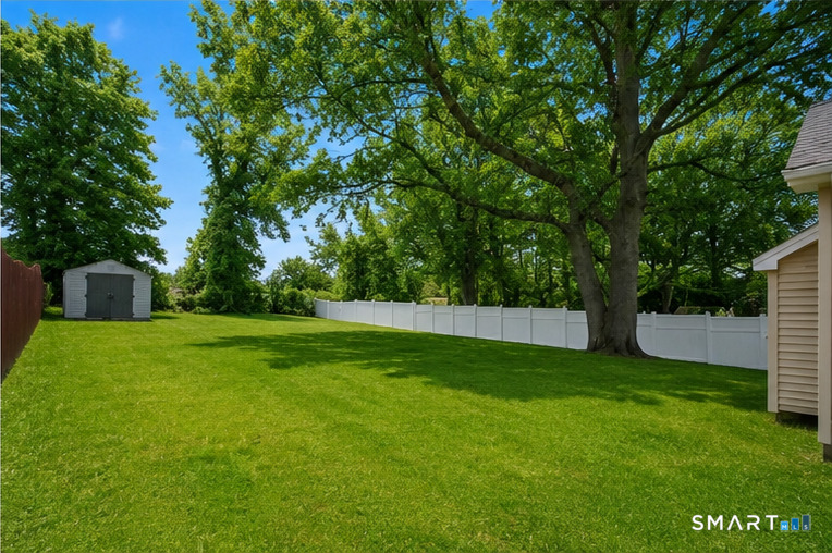72 Broadmere Road photo 31