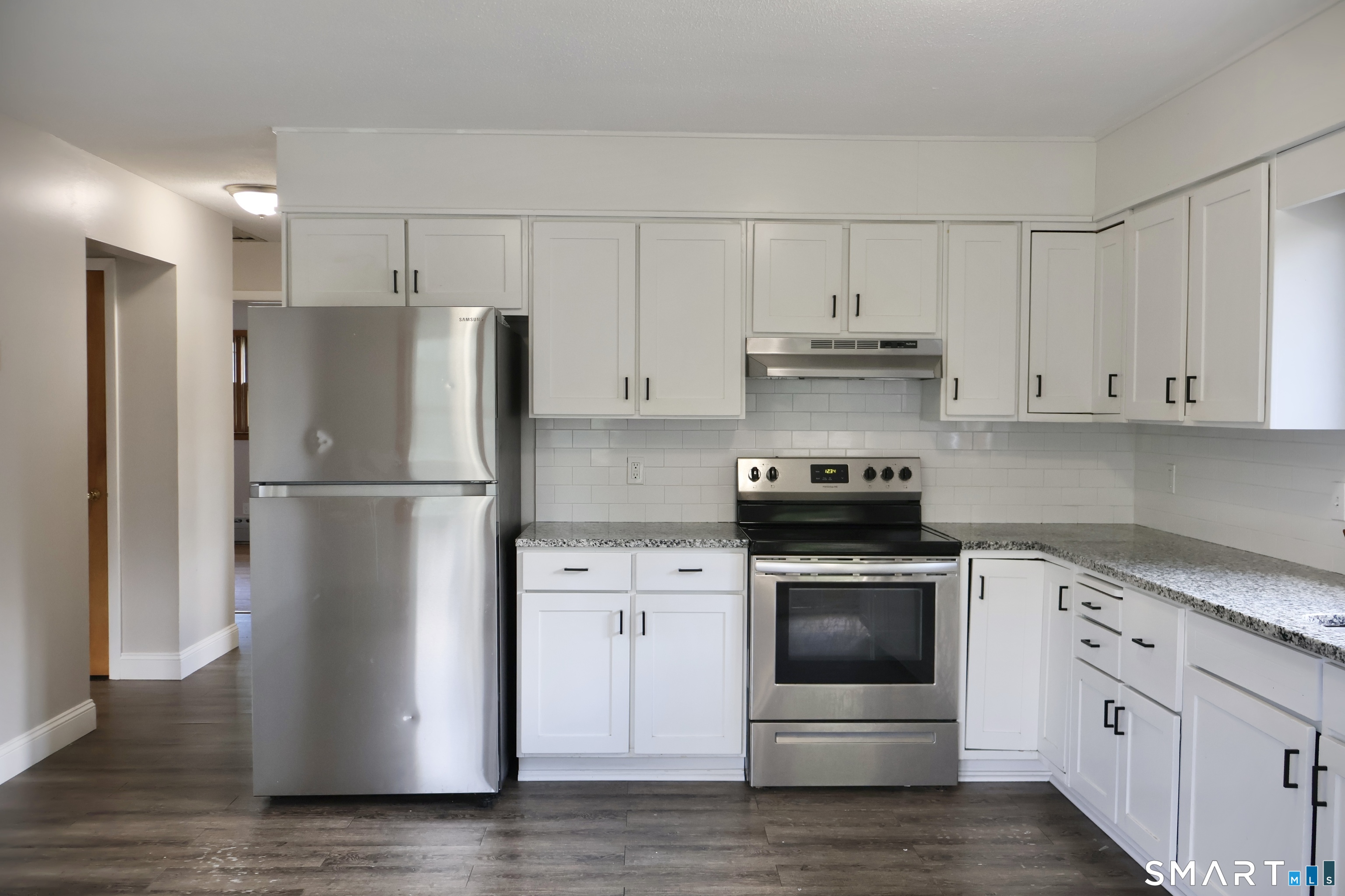 348 Oak Street photo 23