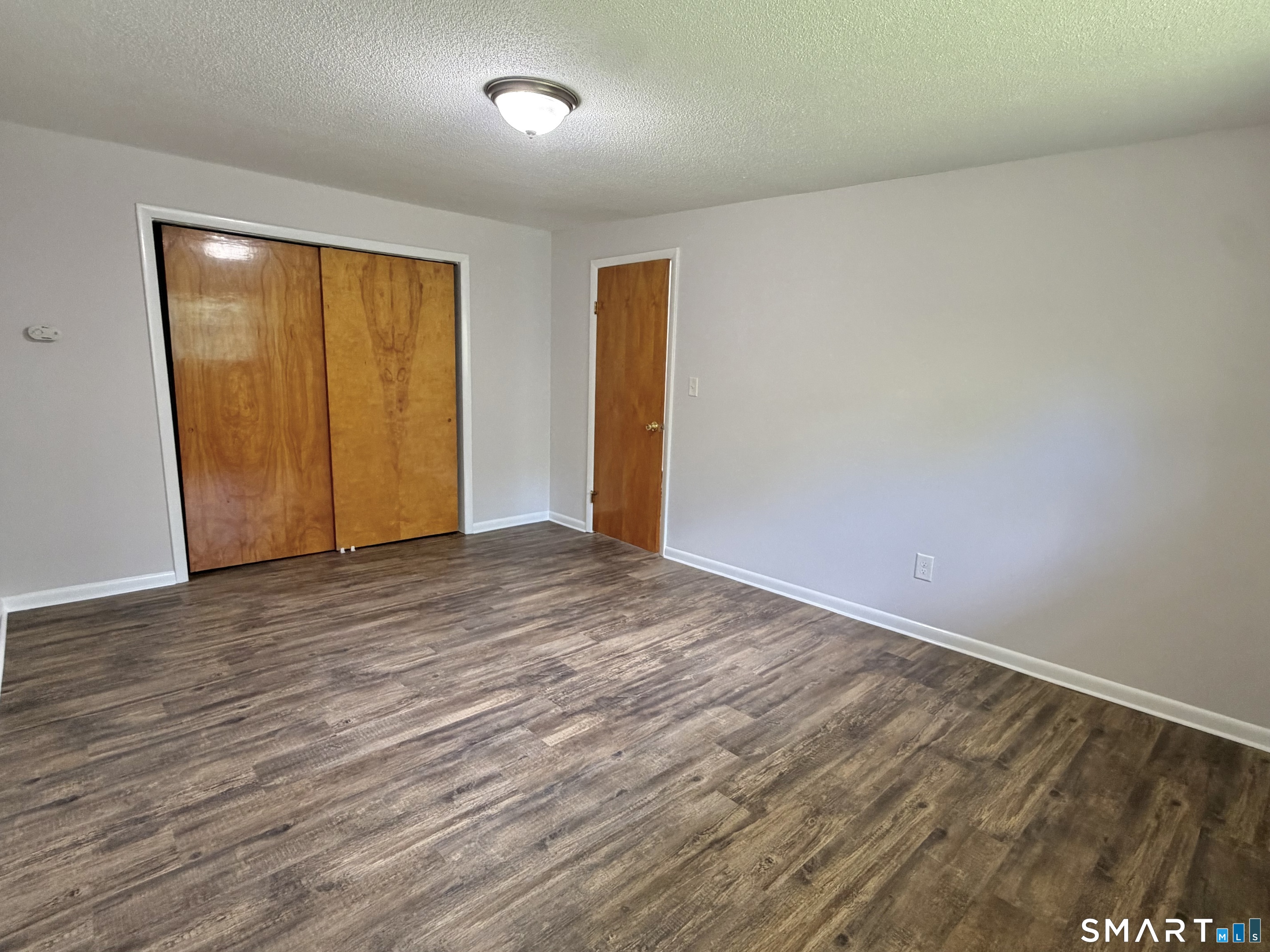 348 Oak Street photo 12
