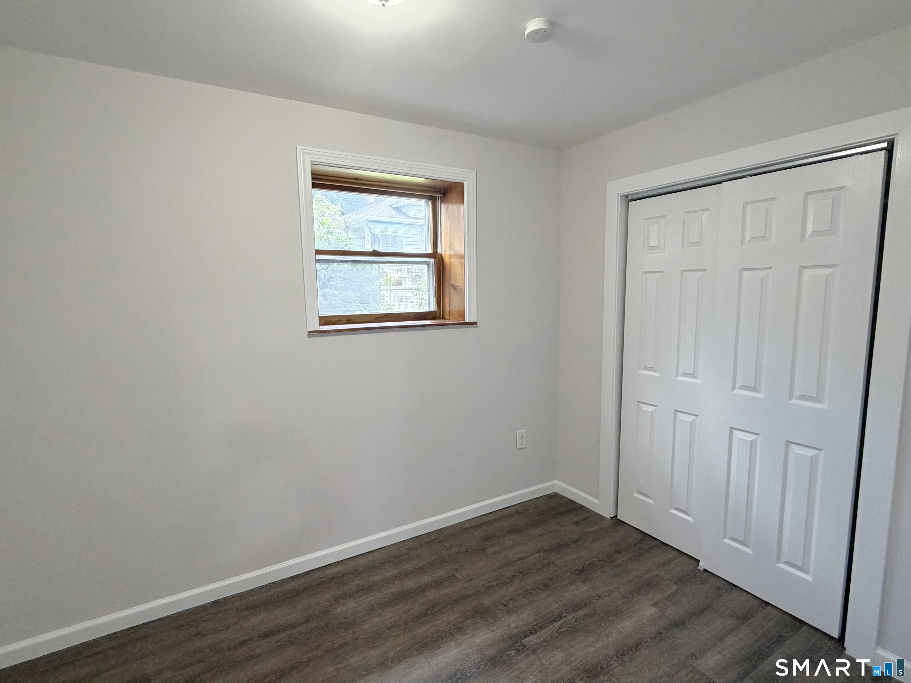 348 Oak Street photo 16