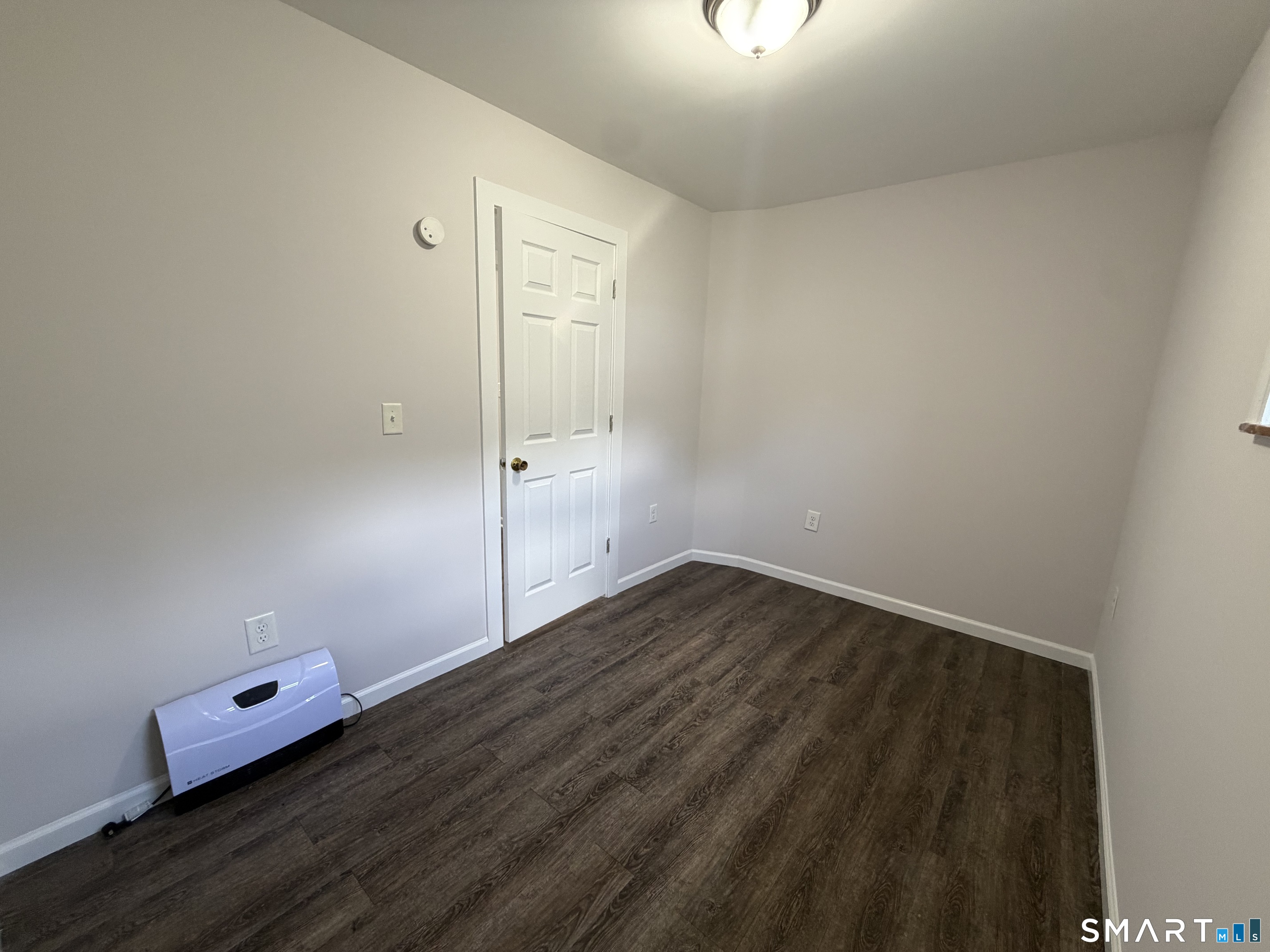 348 Oak Street photo 18