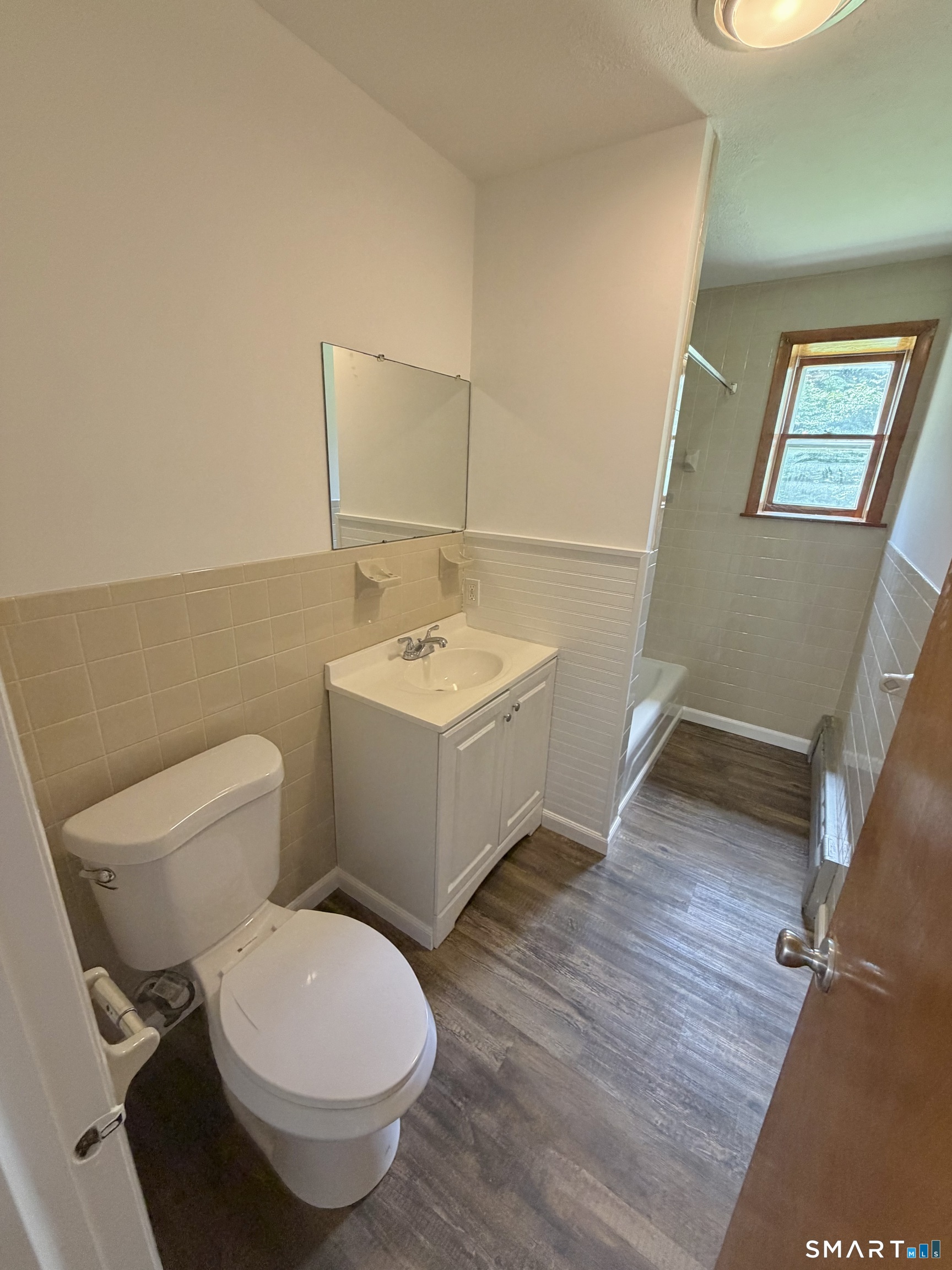 348 Oak Street photo 11