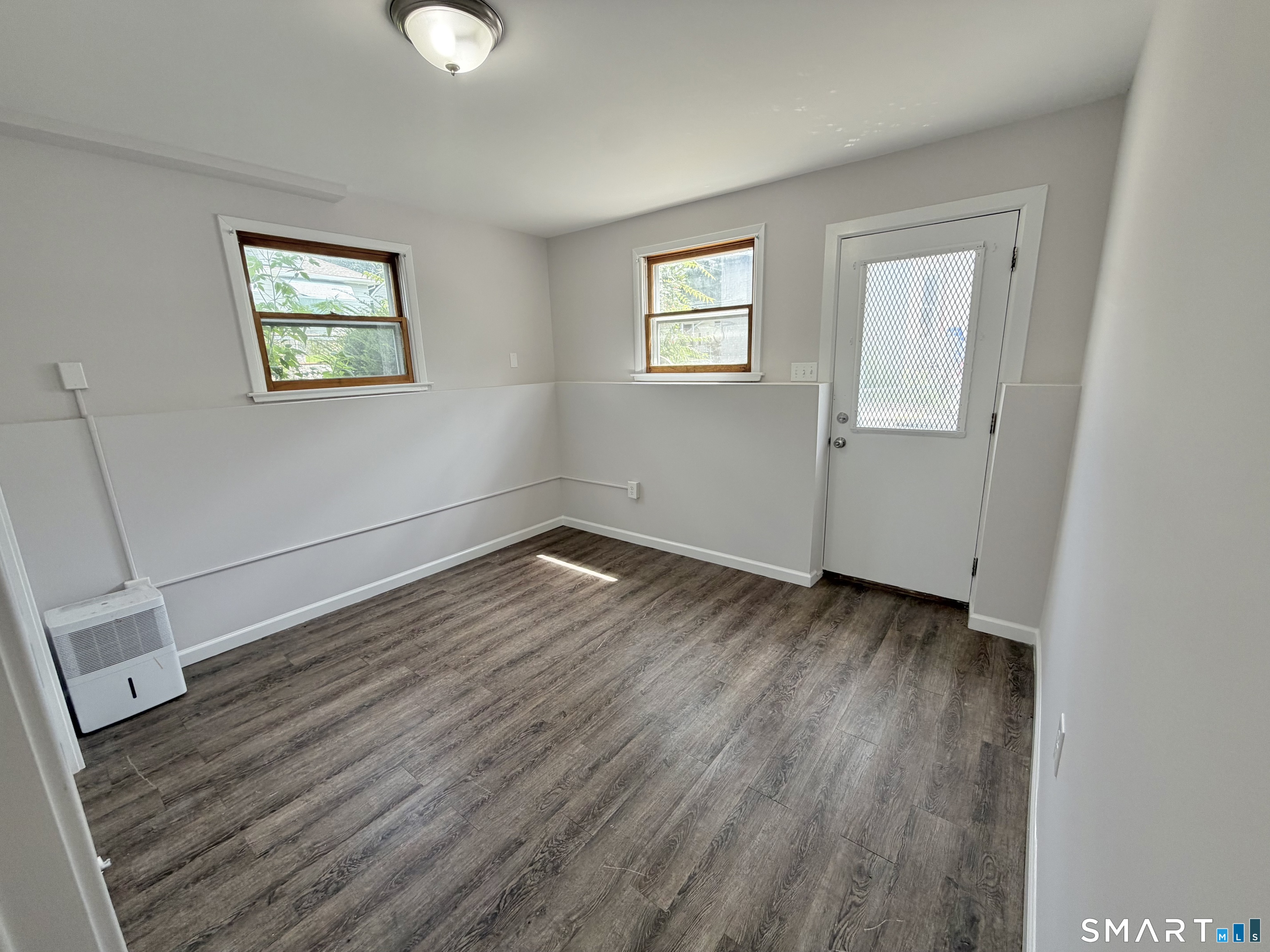 348 Oak Street photo 21