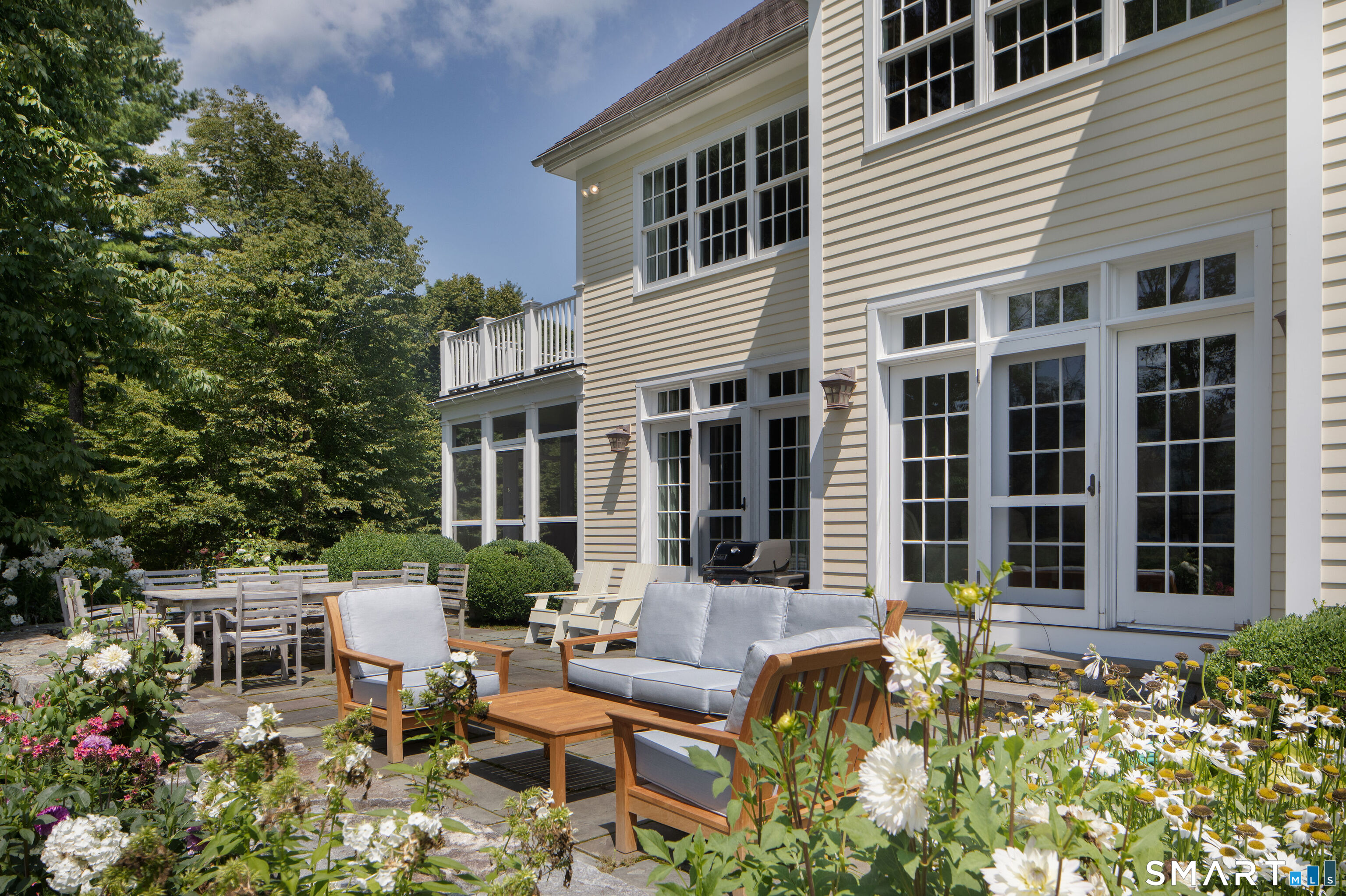 63 Belden Street photo 3