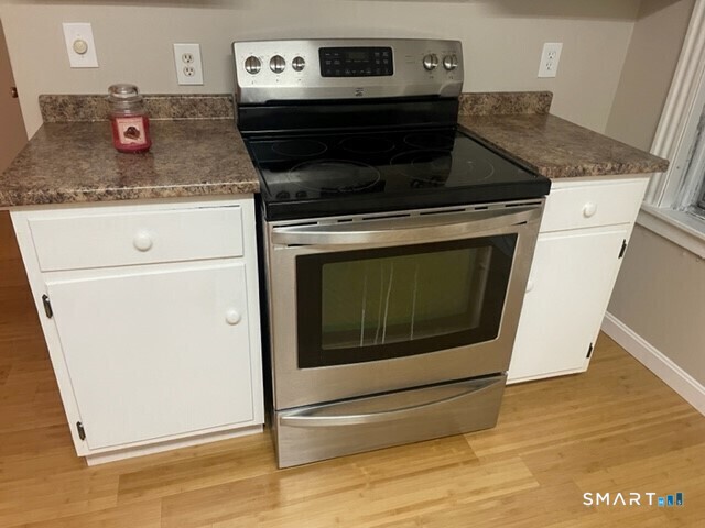 40 Quaker Lane South photo 9