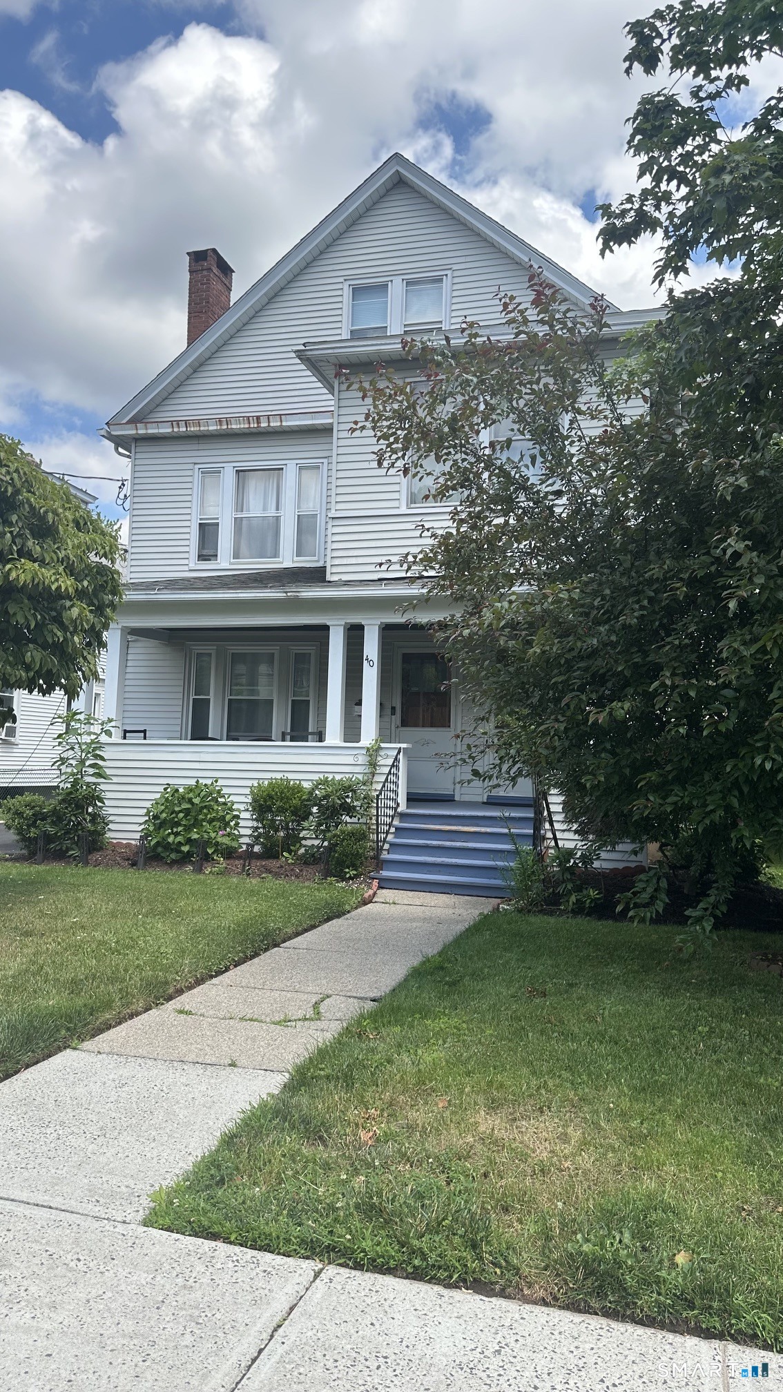 40 Quaker Lane South photo 2