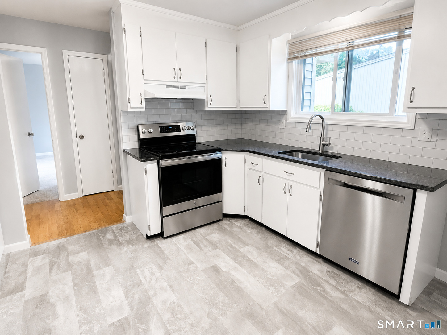 501 Summer Hill Drive Unit #501 photo 4
