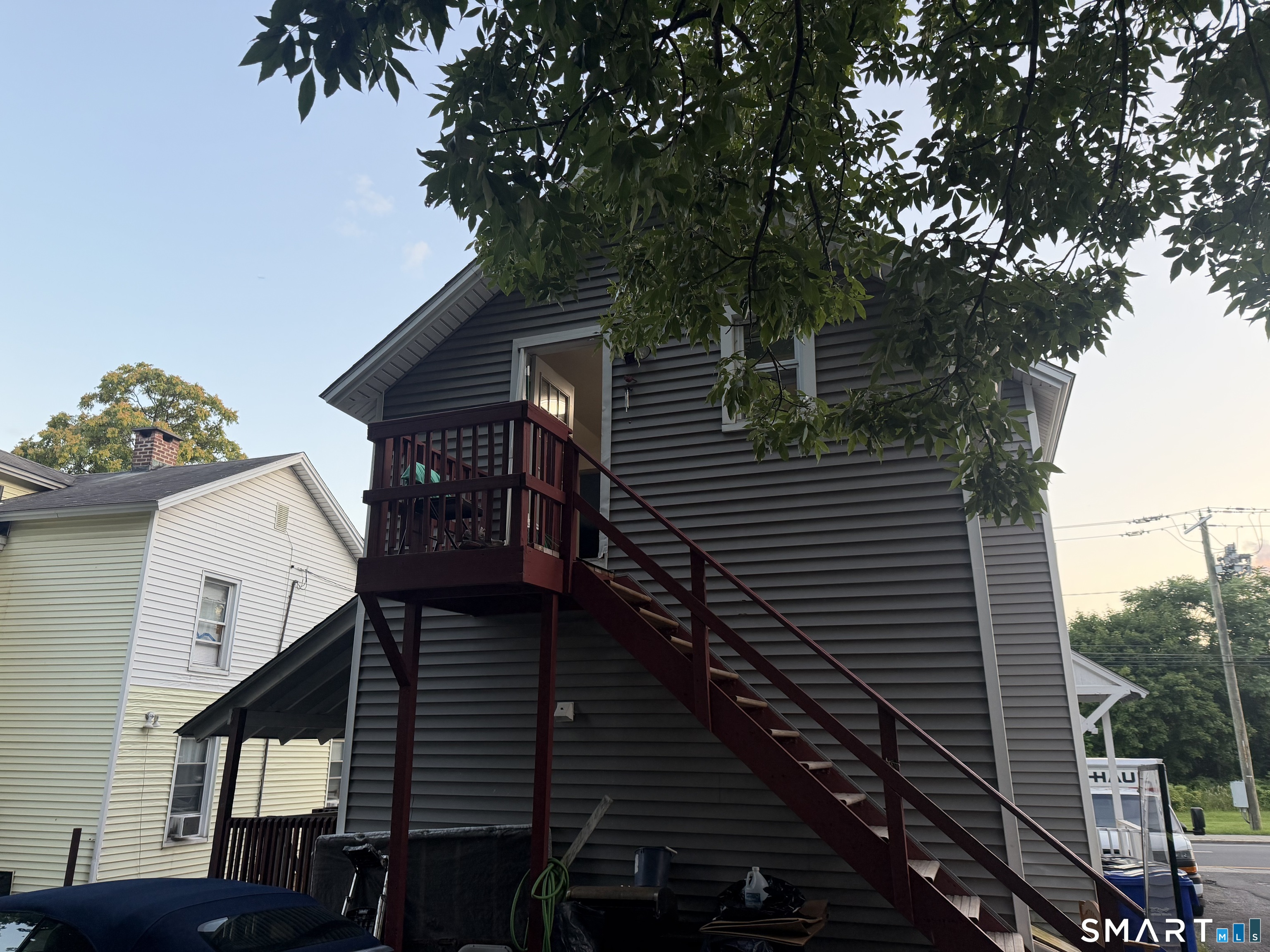 31 Maple Avenue photo 3
