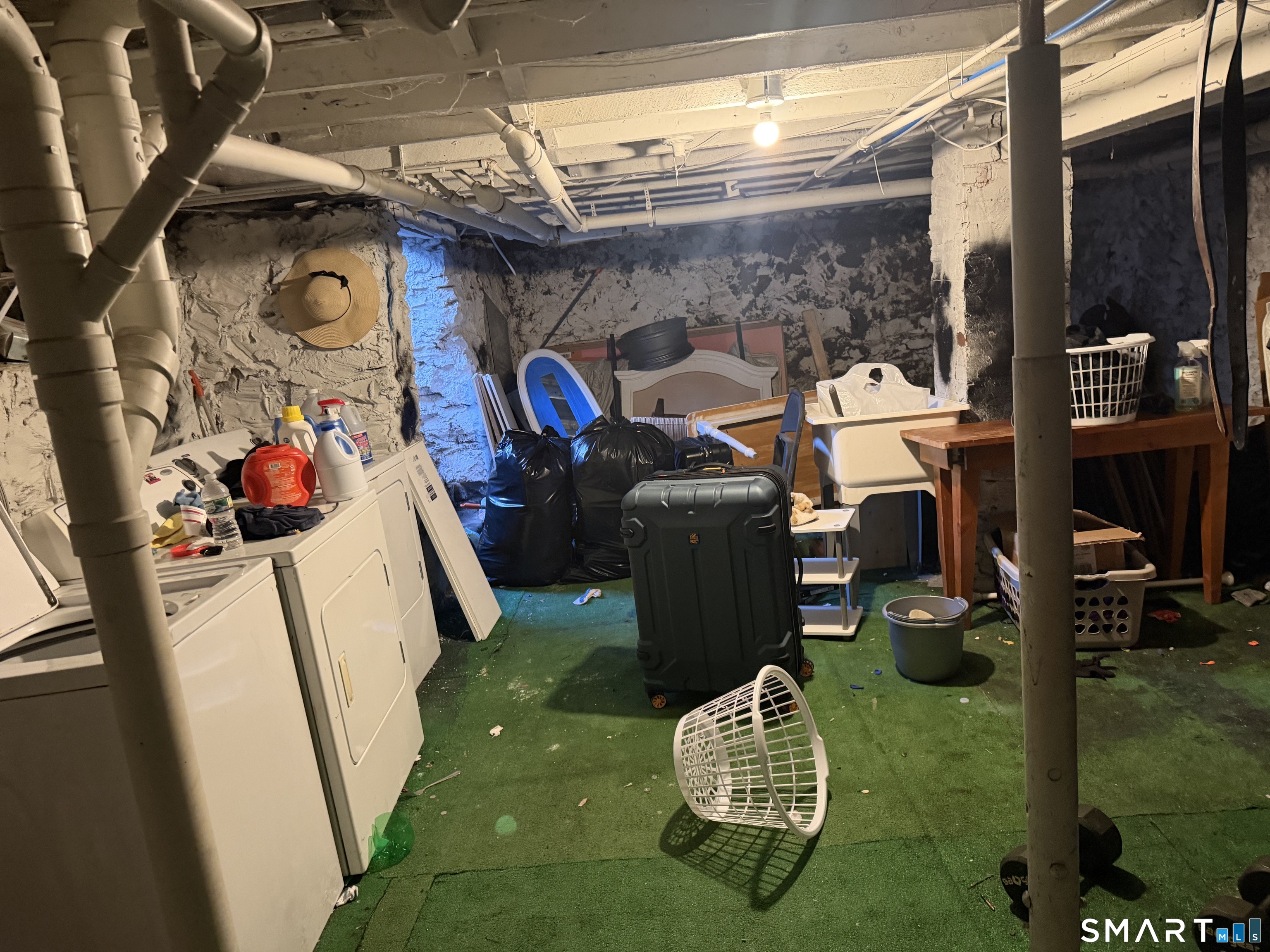 31 Maple Avenue photo 4