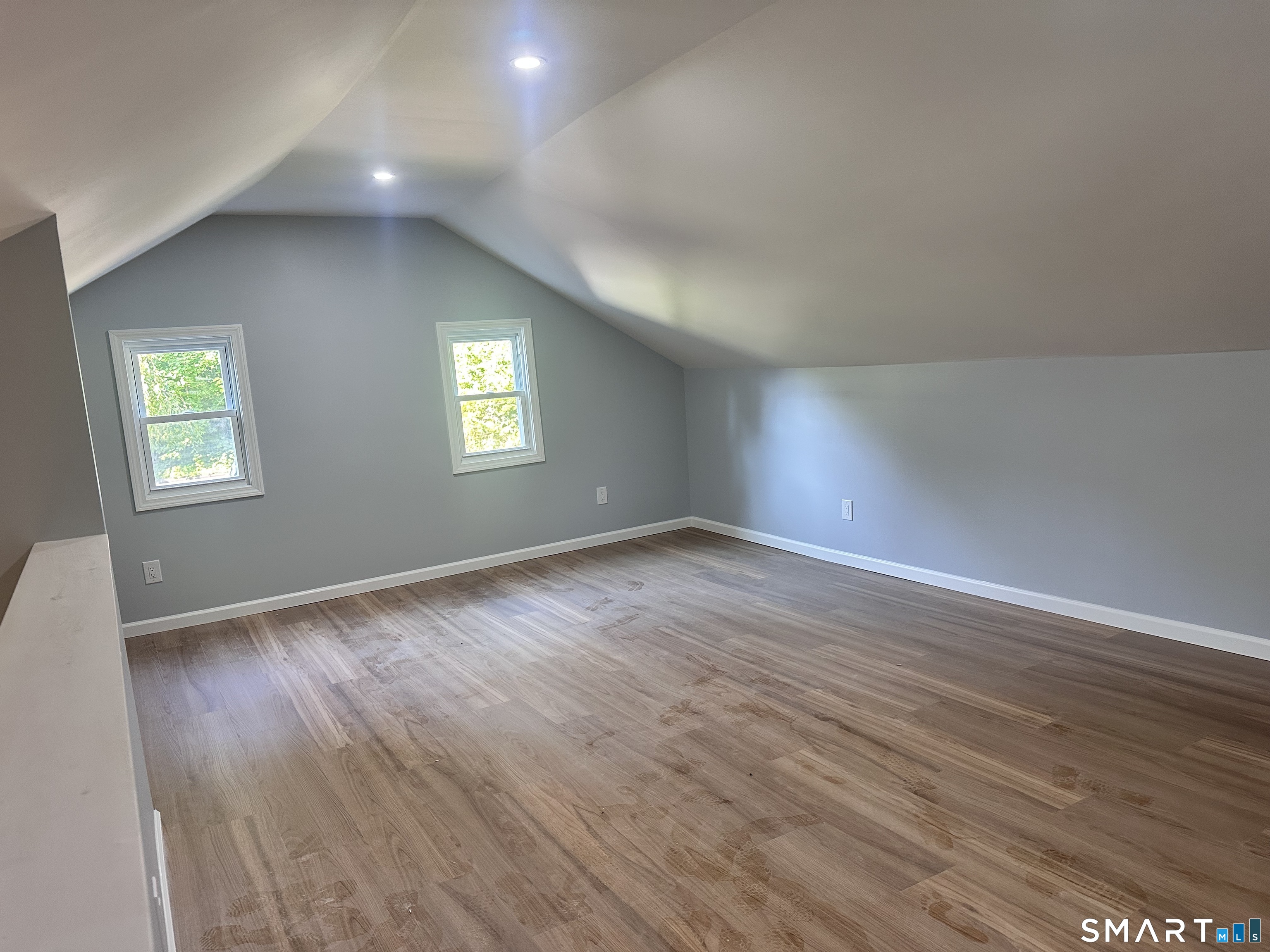 215 Maple Street photo 10