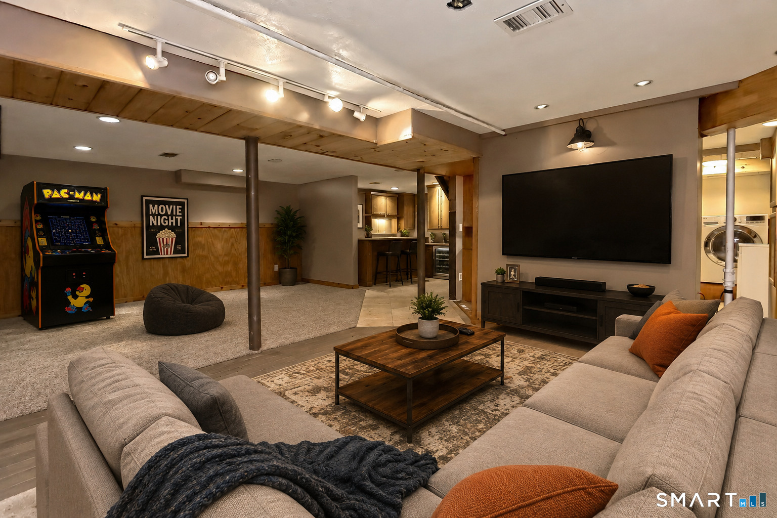154 Benz Street photo 27