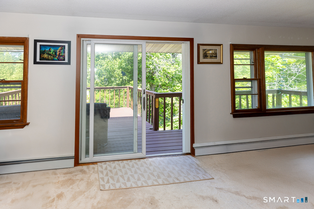 22 Jordan Terrace, Great Neck, Waterford, CT 06385